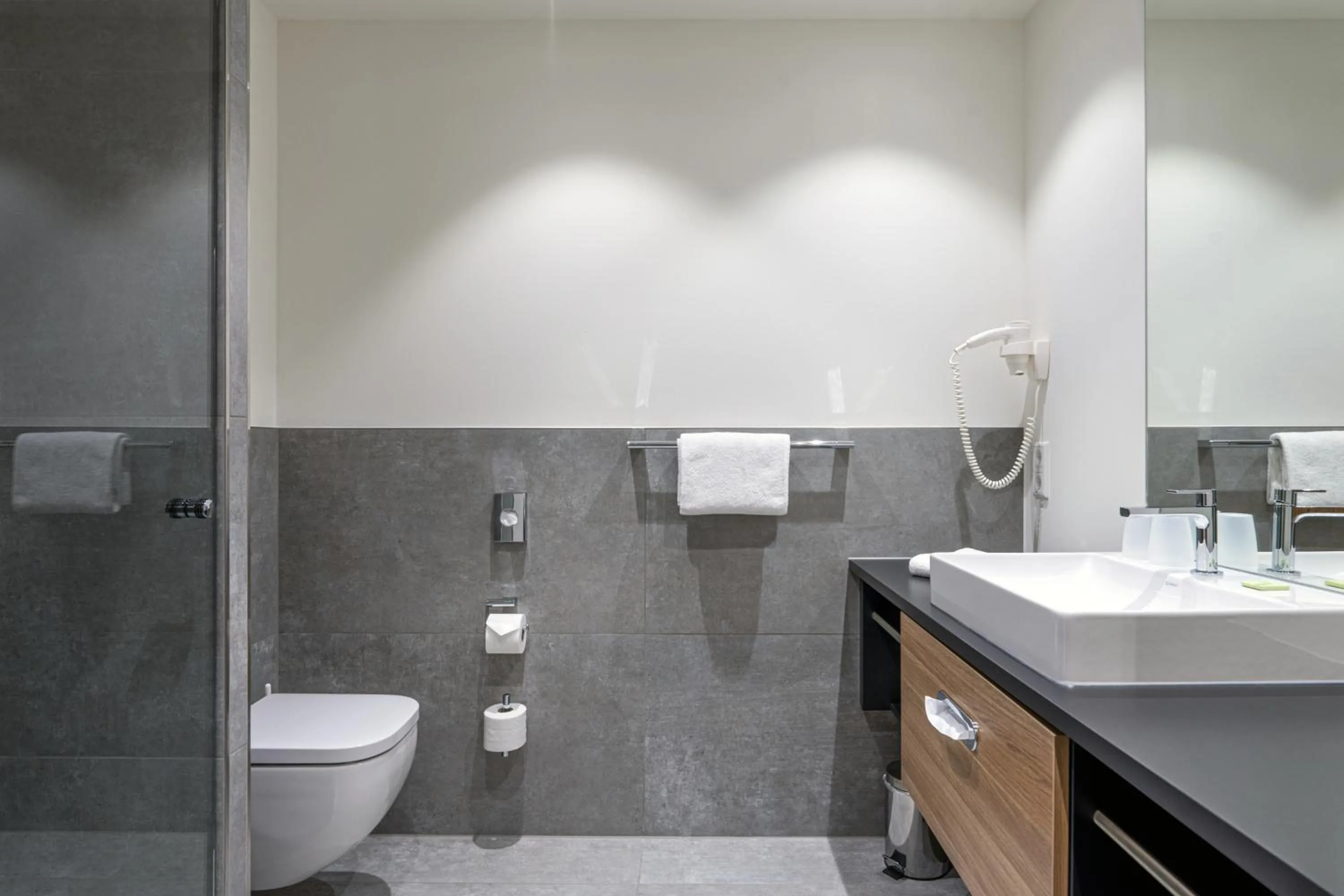 Shower in N+S City Hotel Neumarkt