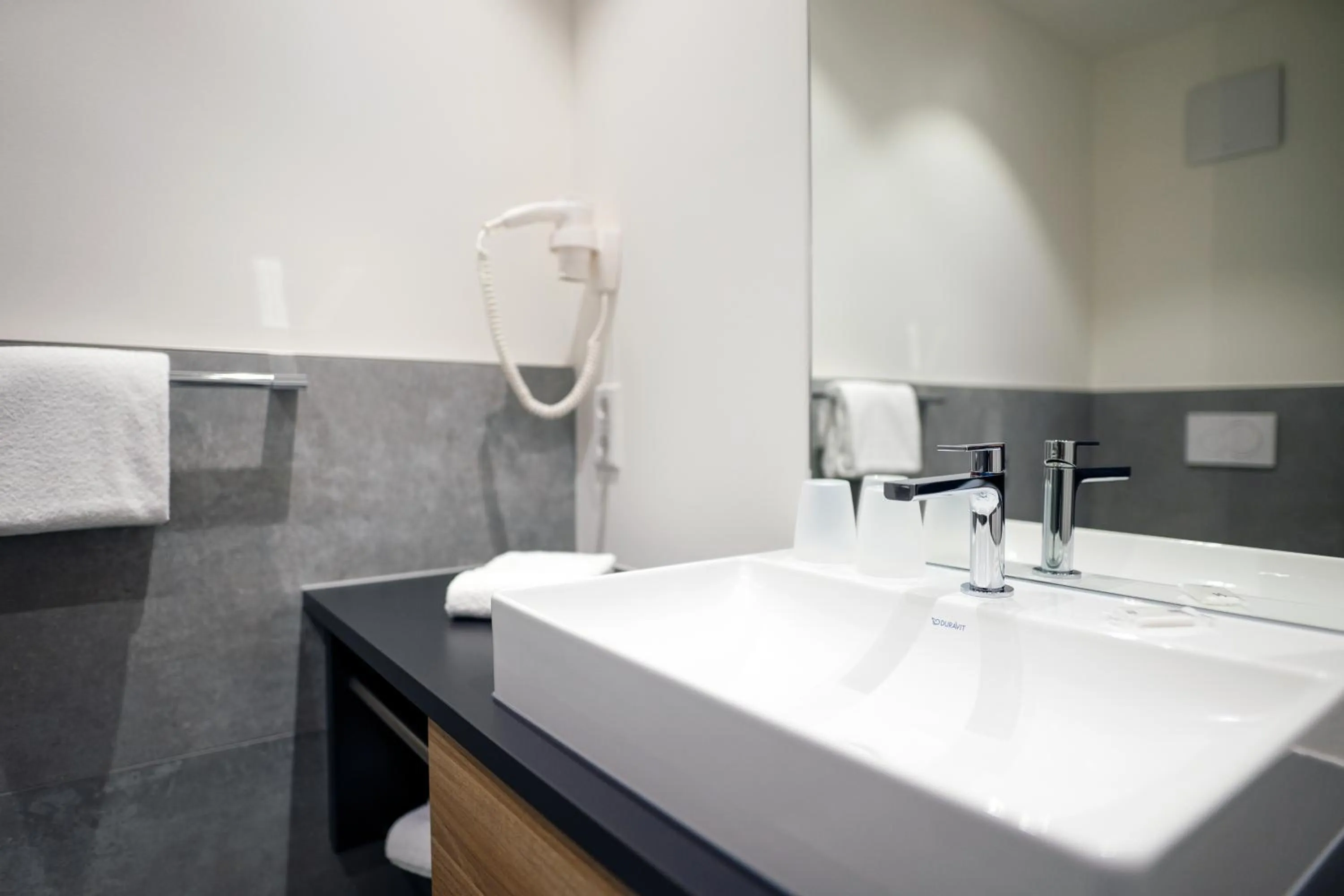 Bathroom in N+S City Hotel Neumarkt