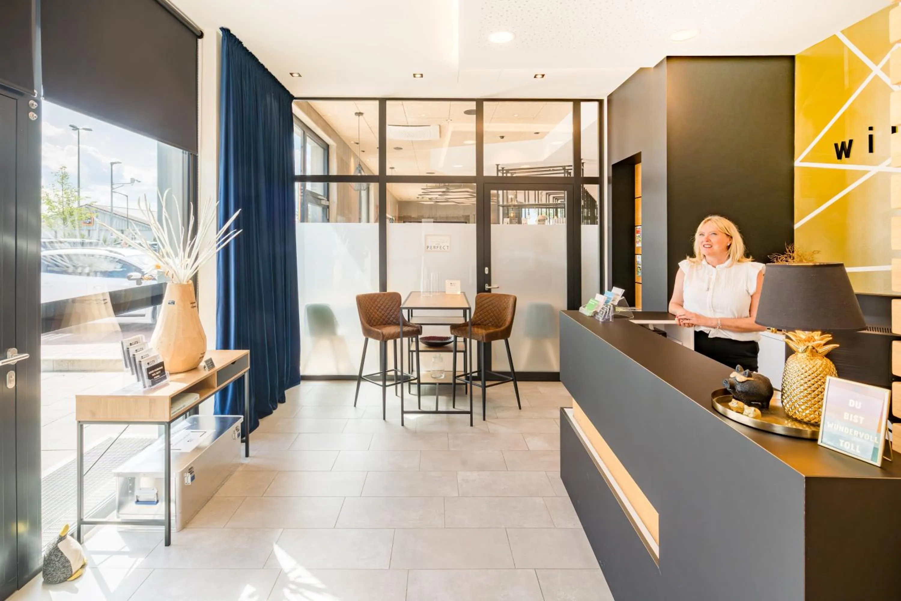 Lobby or reception in N+S City Hotel Neumarkt