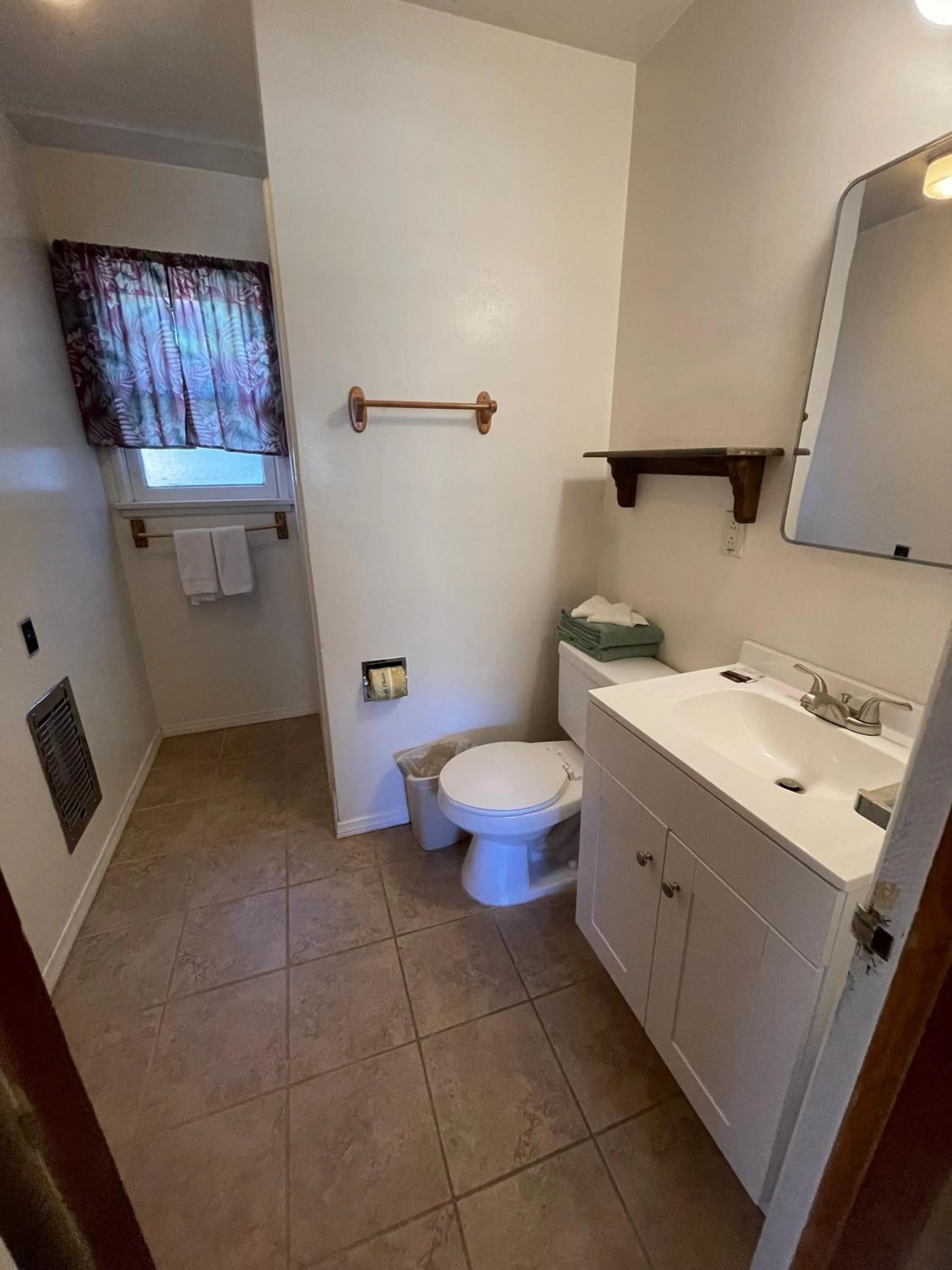 Bathroom in Mountain View Cabins