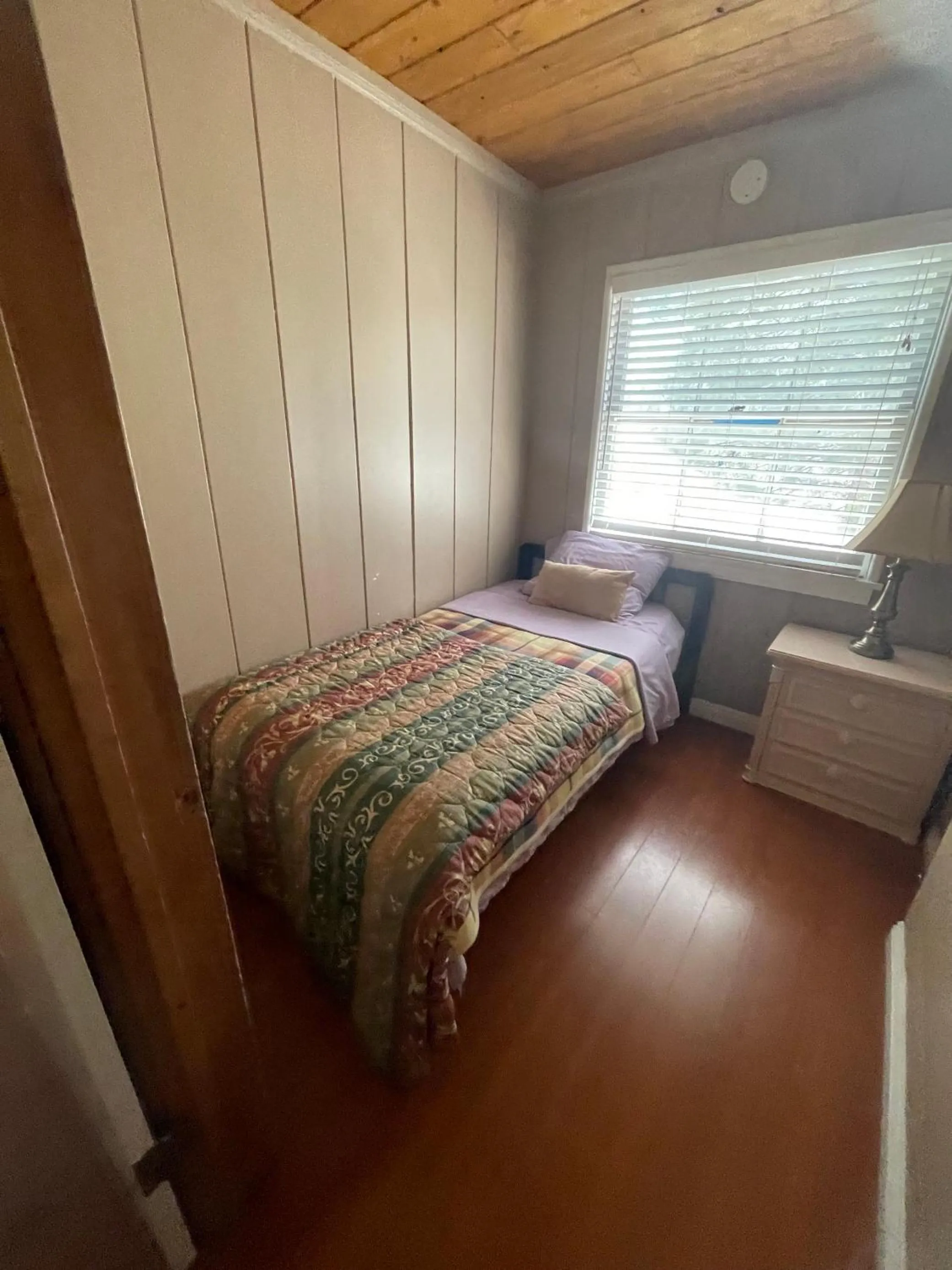 Bedroom in Mountain View Cabins