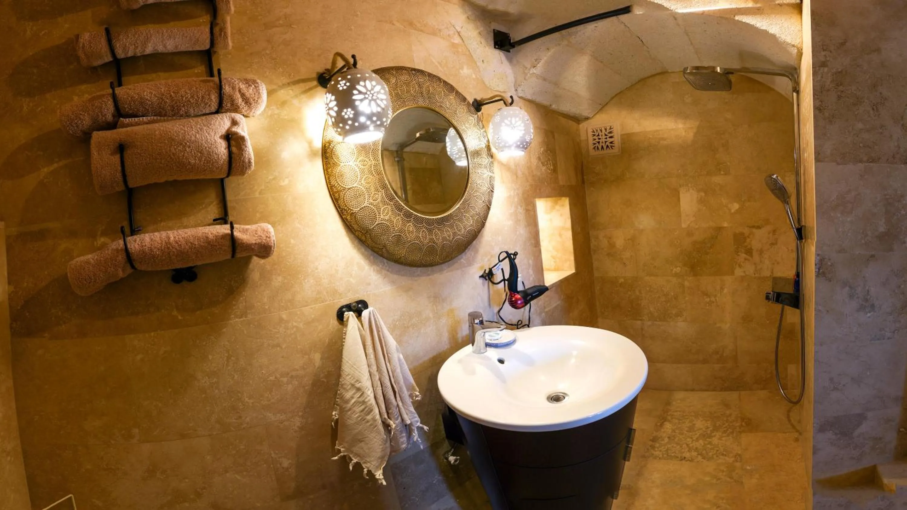 Shower in Pigeon Hotel Cappadocia