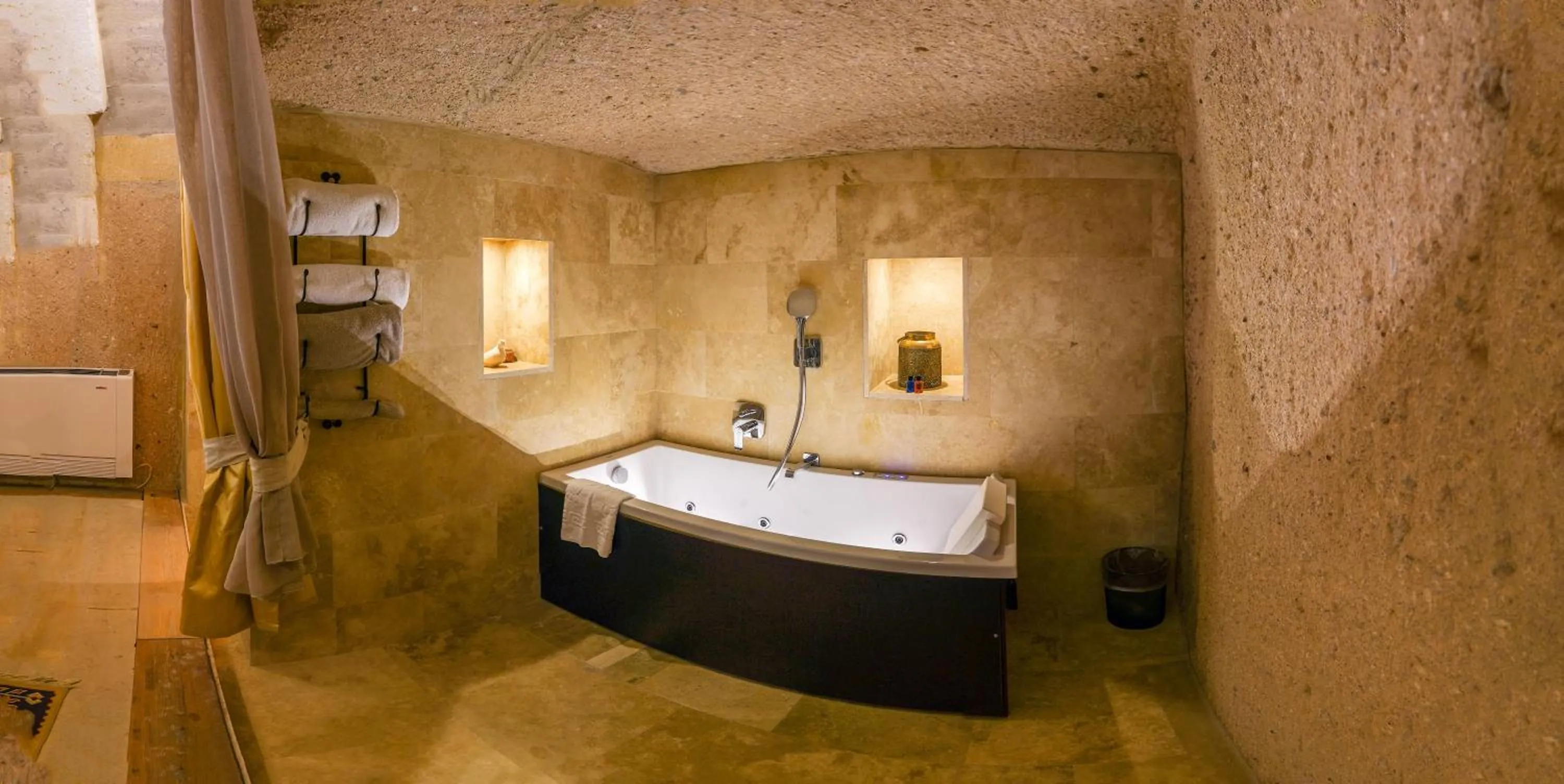 Hot Tub in Pigeon Hotel Cappadocia