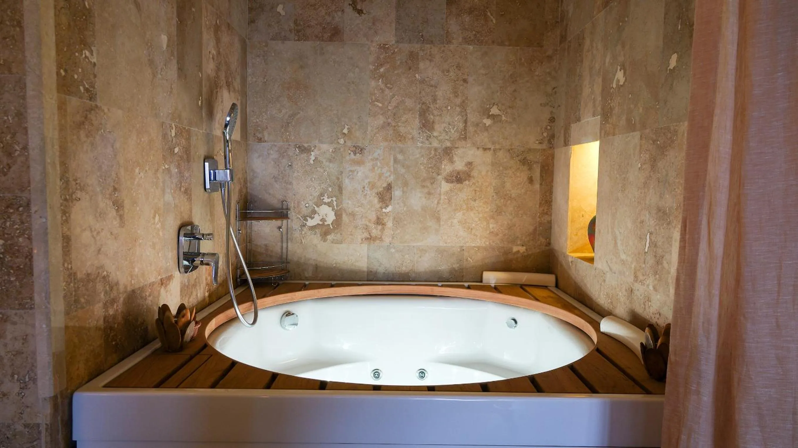 Hot Tub in Pigeon Hotel Cappadocia