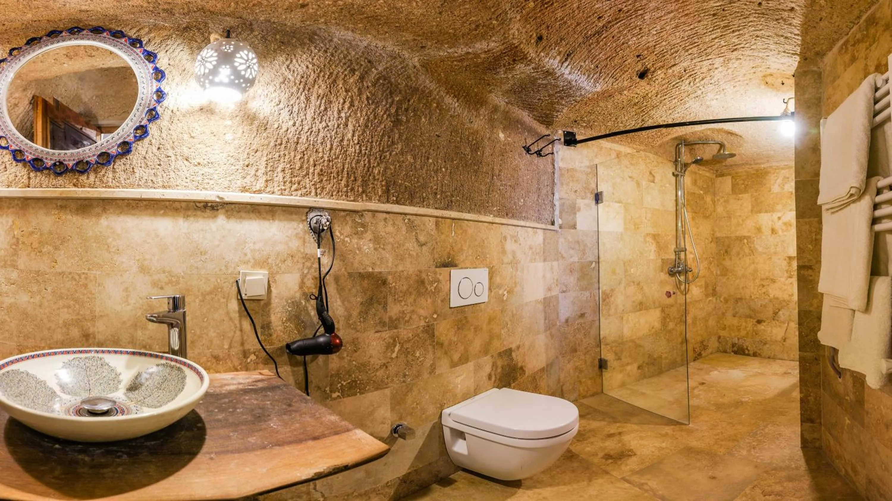 Shower in Pigeon Hotel Cappadocia