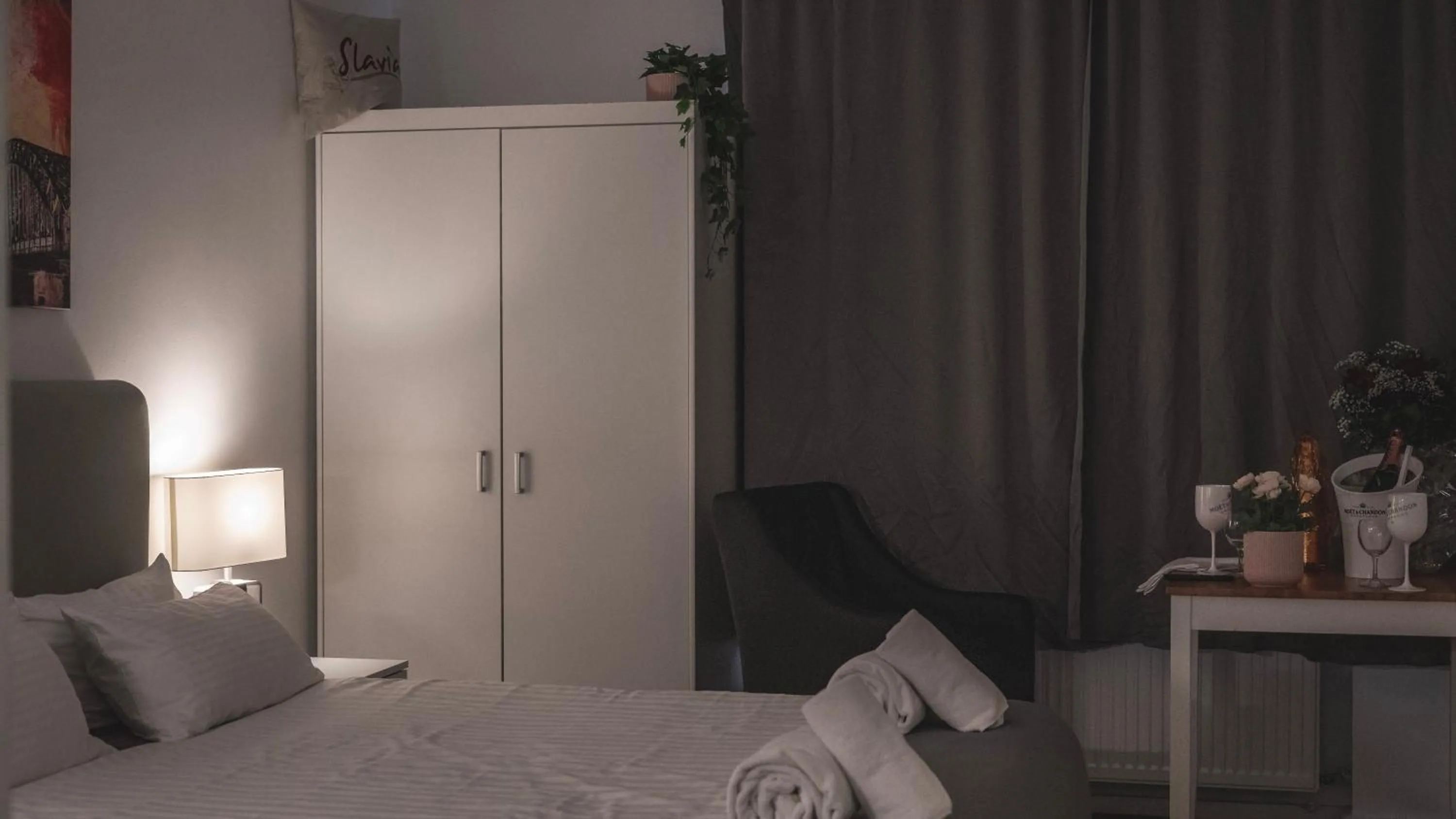 Bed in Apartments am Rheingarten