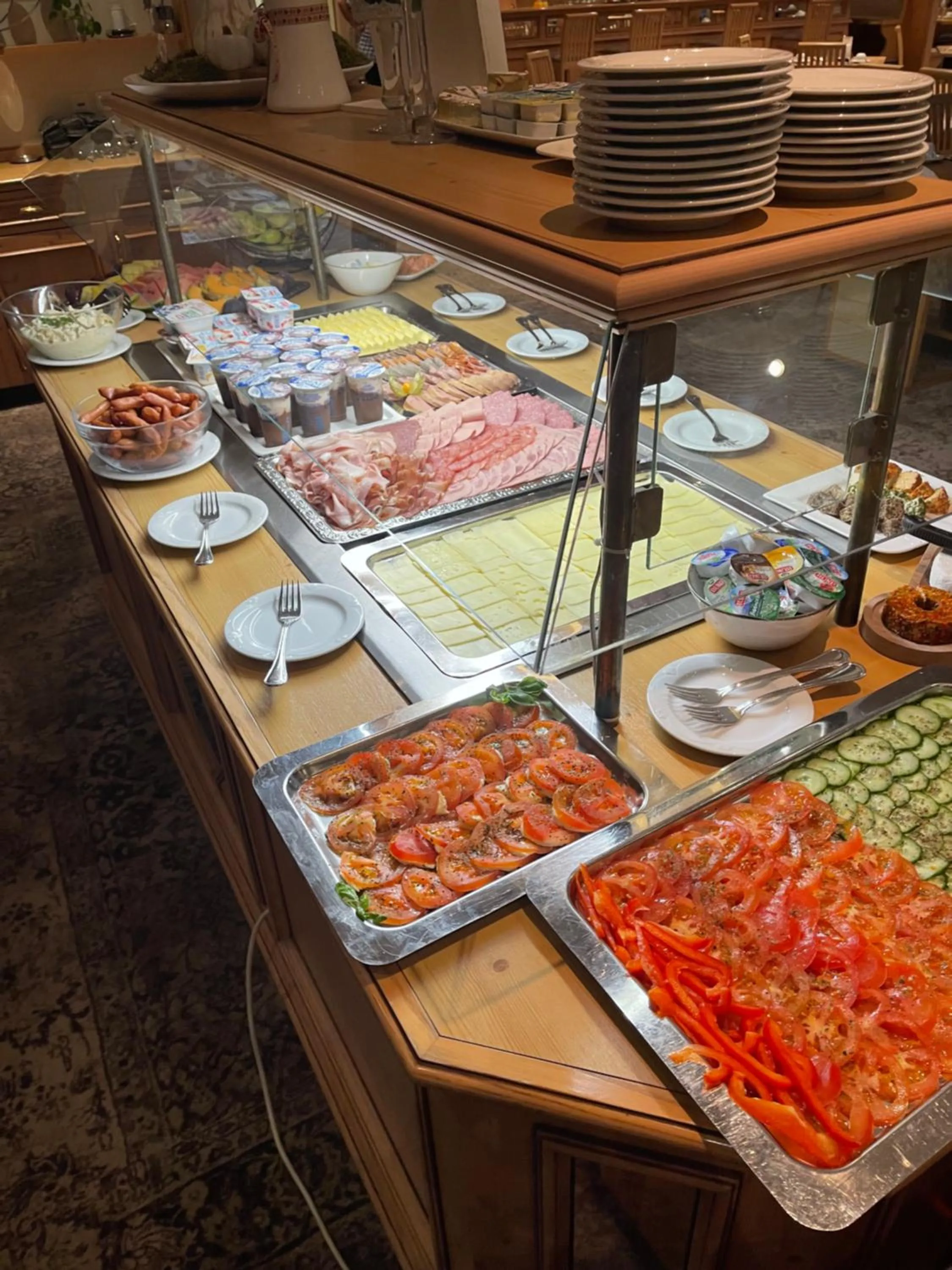 Buffet breakfast in Hotel Zum Bären