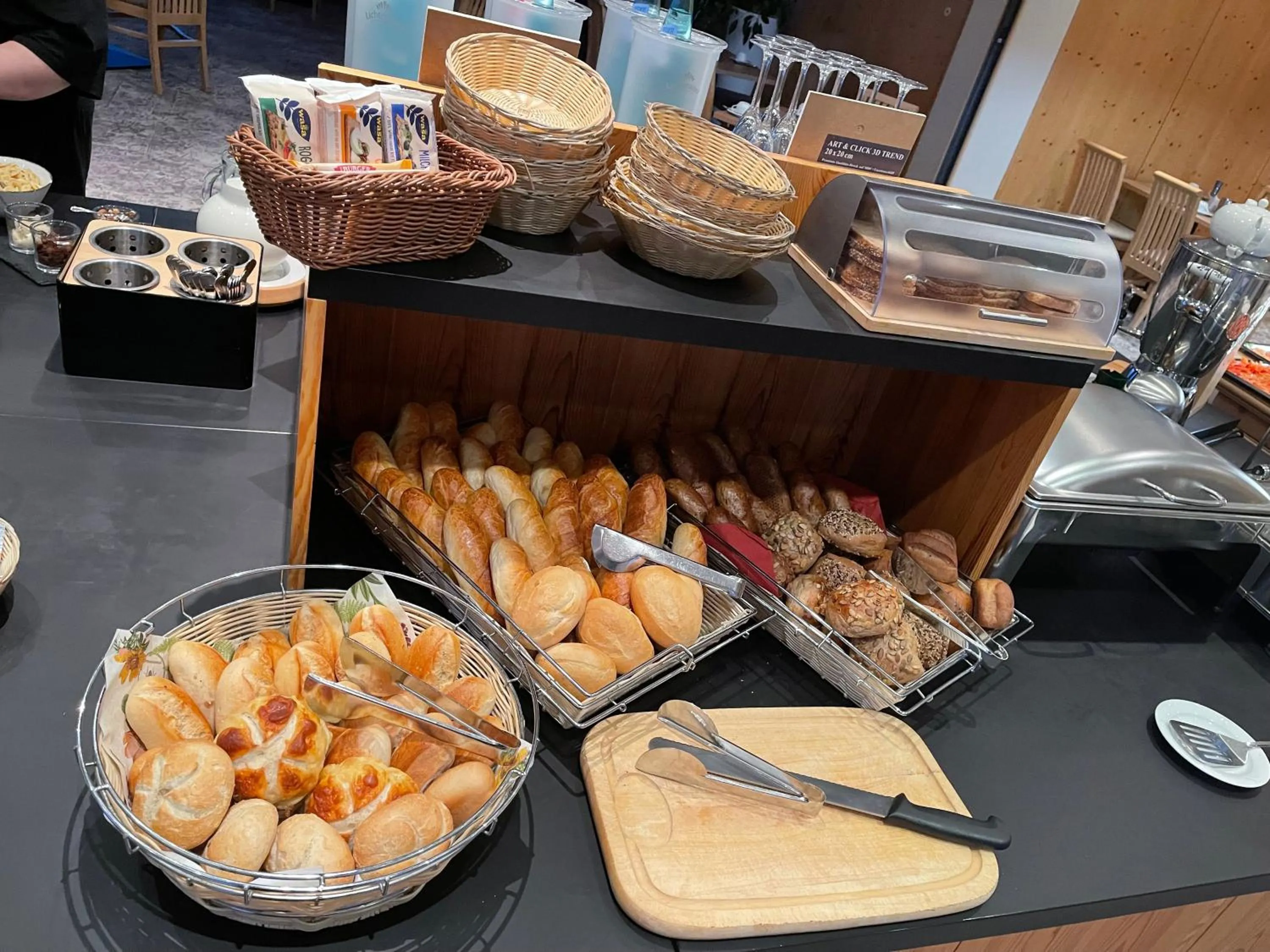 Buffet breakfast in Hotel Zum Bären