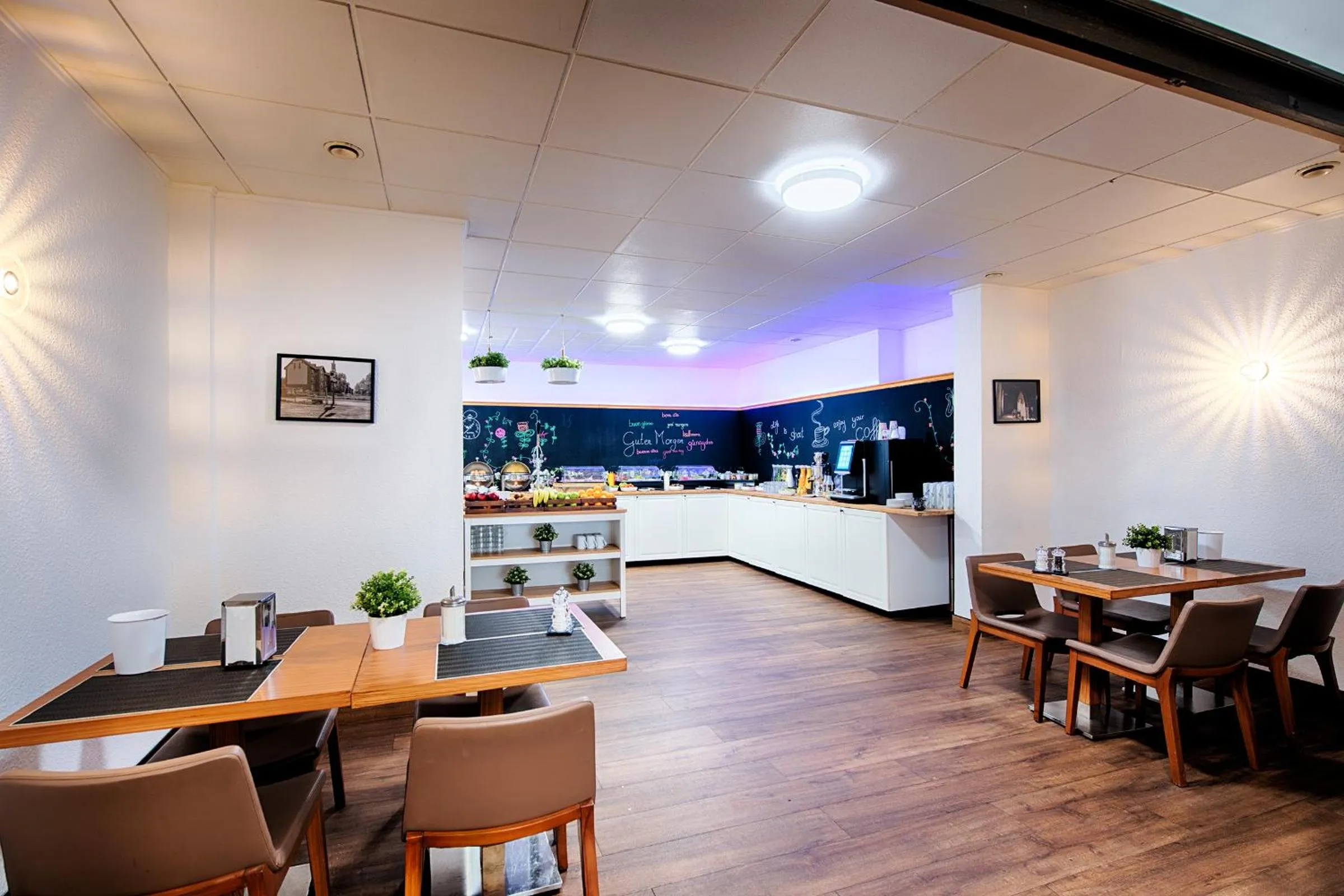 Dining area in Hotel Senator