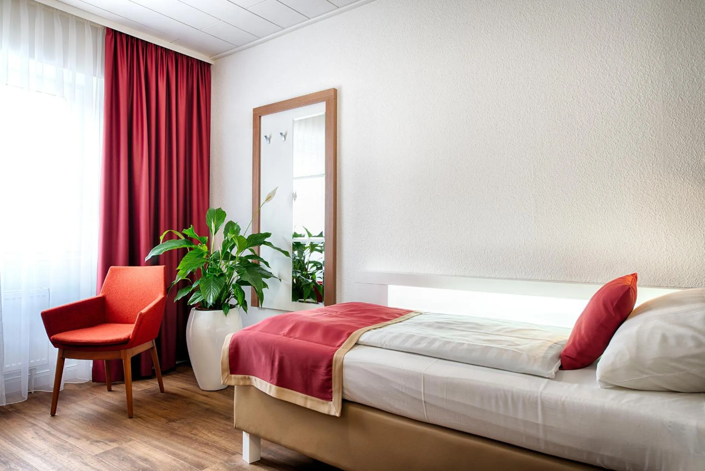 Bedroom, Bed in Hotel Senator