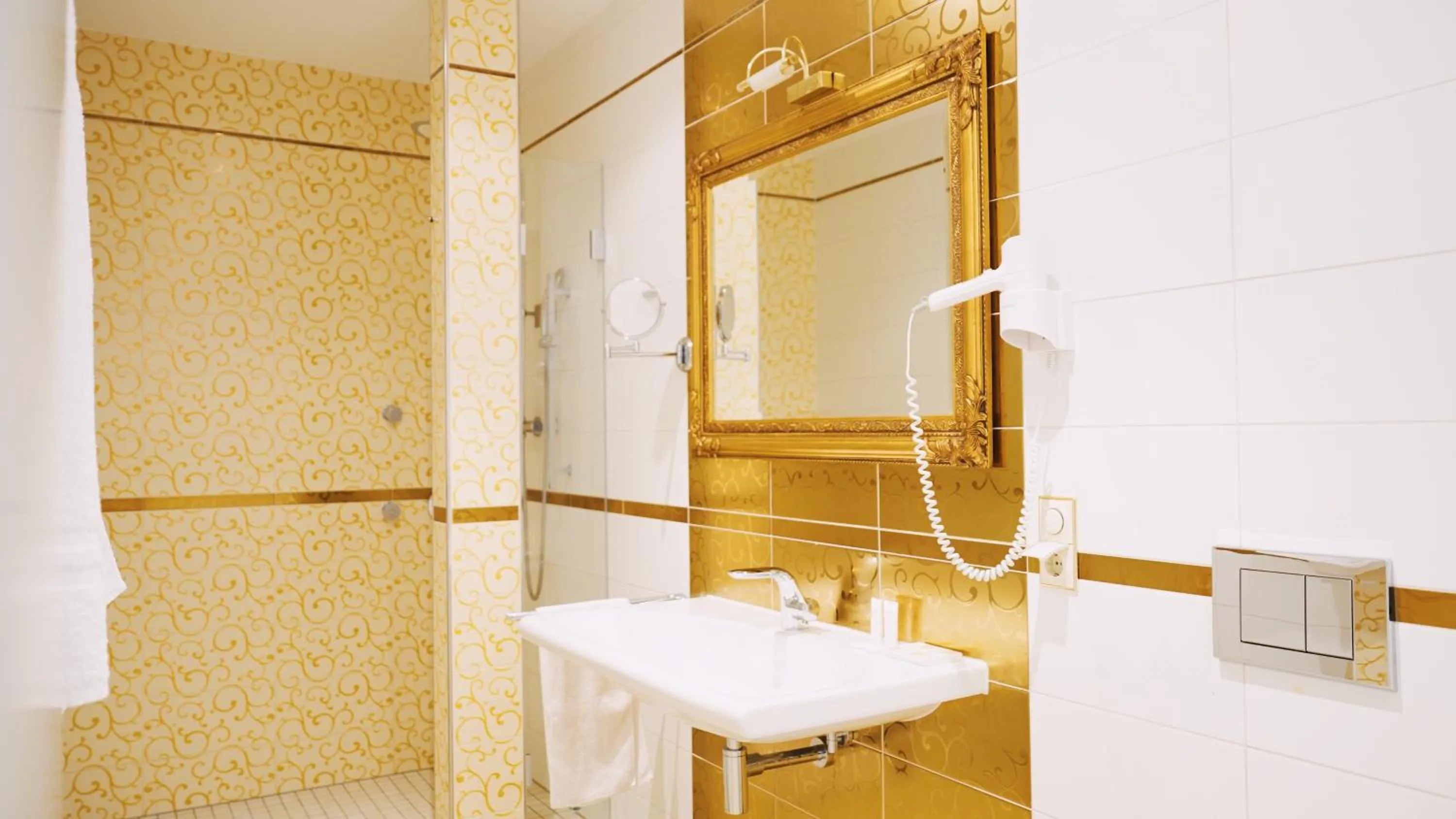 Hotel Monet - Das Kunsthotel an der Lahn