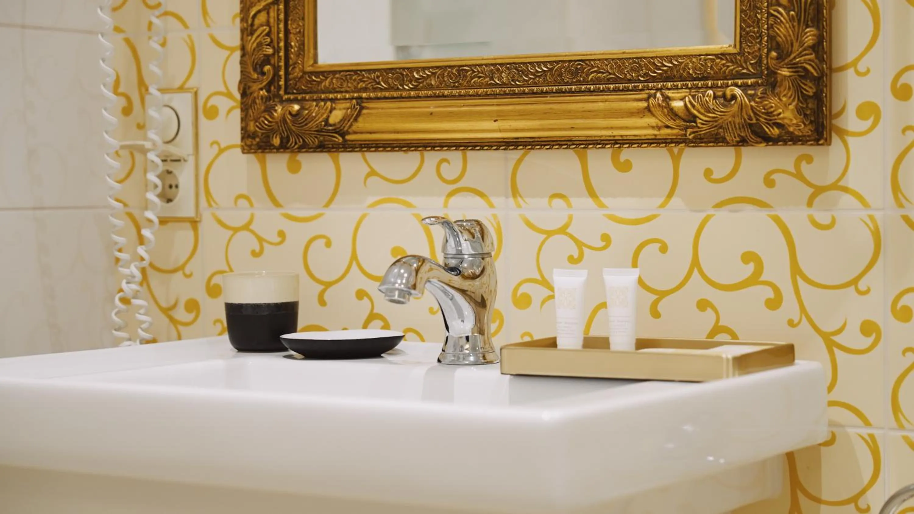 Hotel Monet - Das Kunsthotel an der Lahn