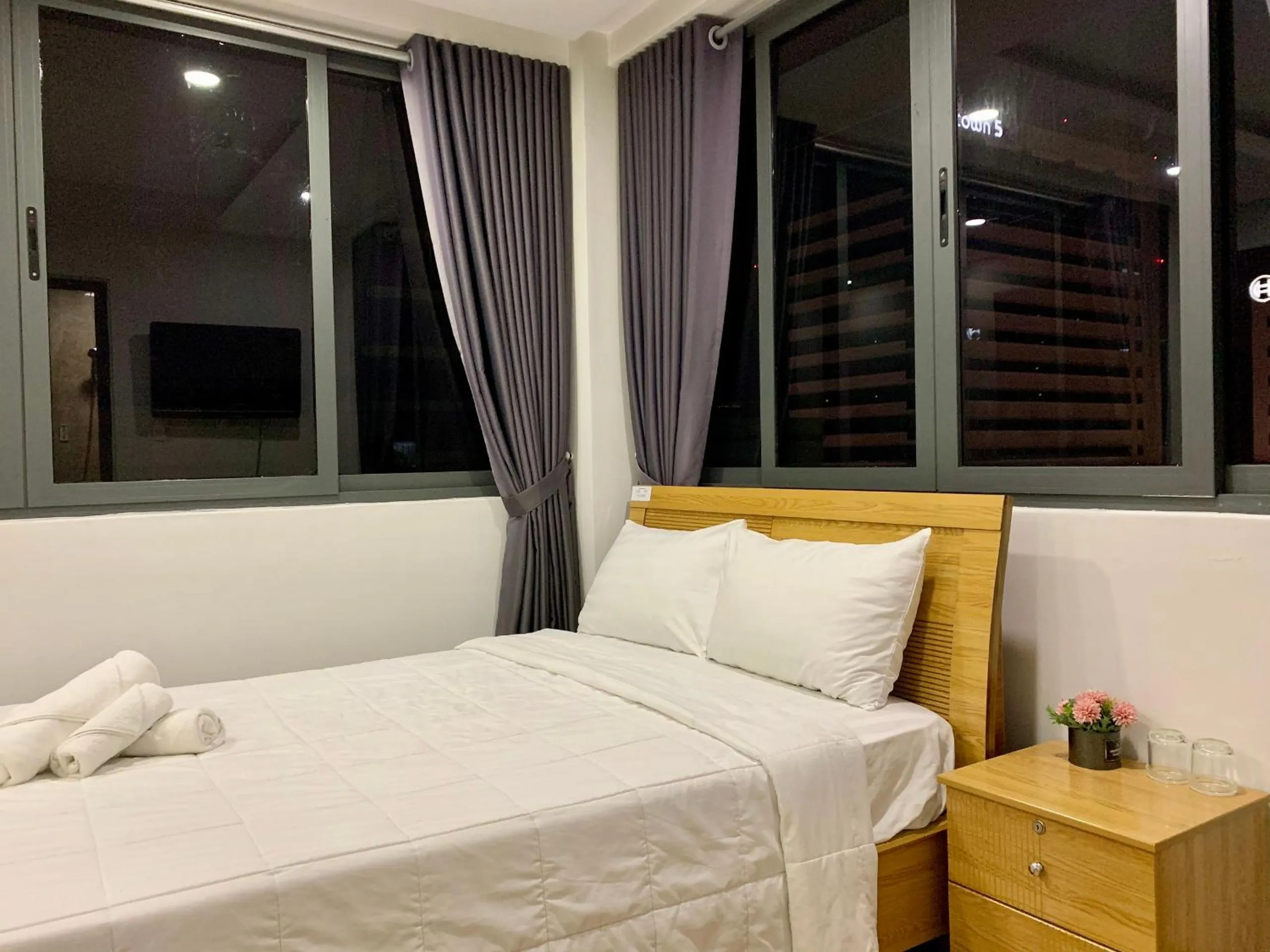 Bed in The Lumiere near Tan Son Nhat Airport