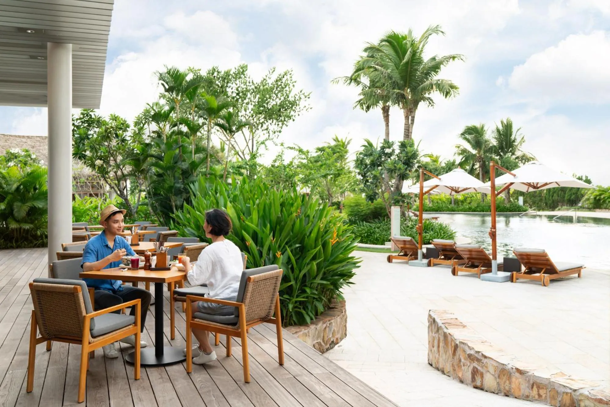 Restaurant/places to eat in New World Hoiana Hotel