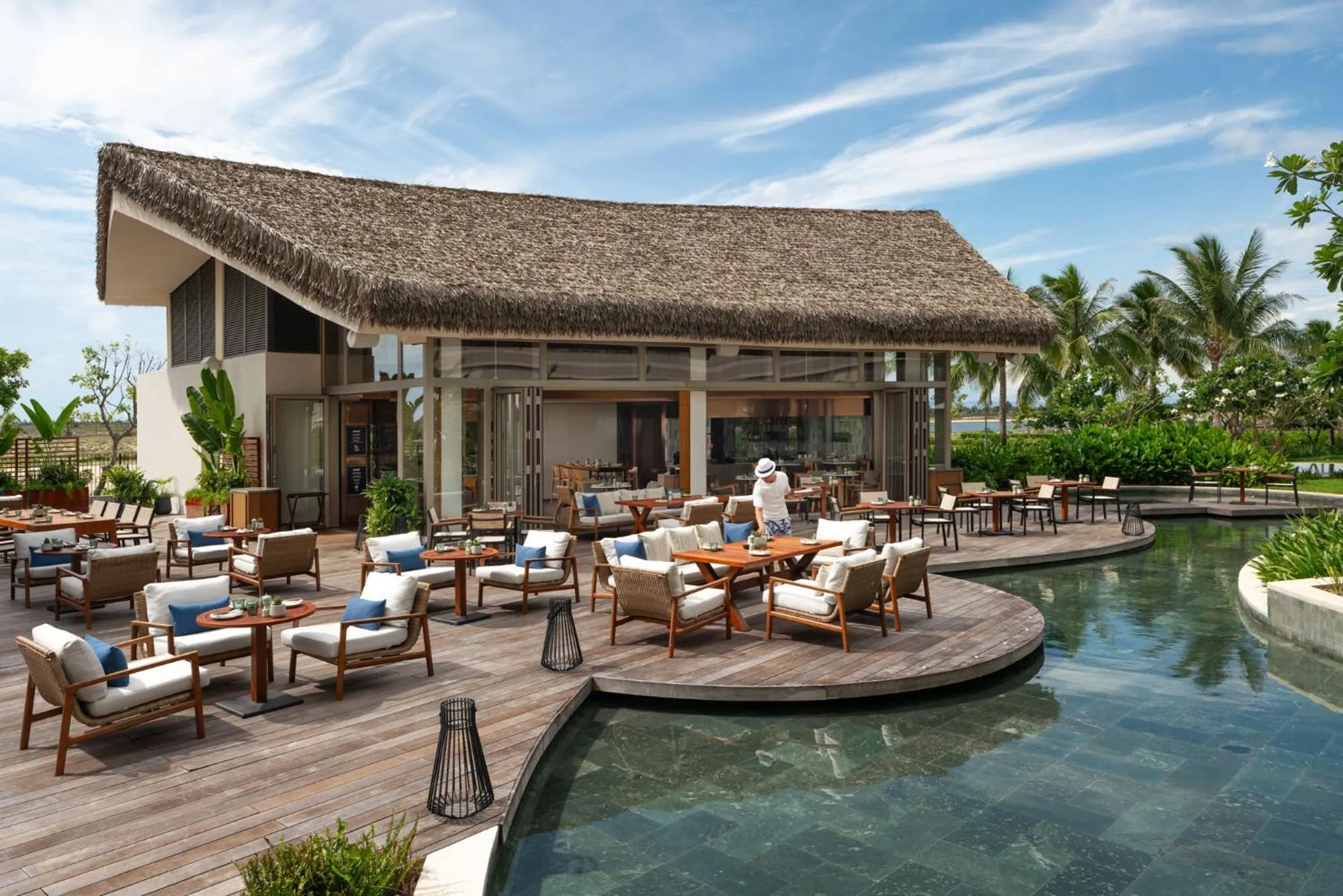 Restaurant/places to eat in New World Hoiana Hotel