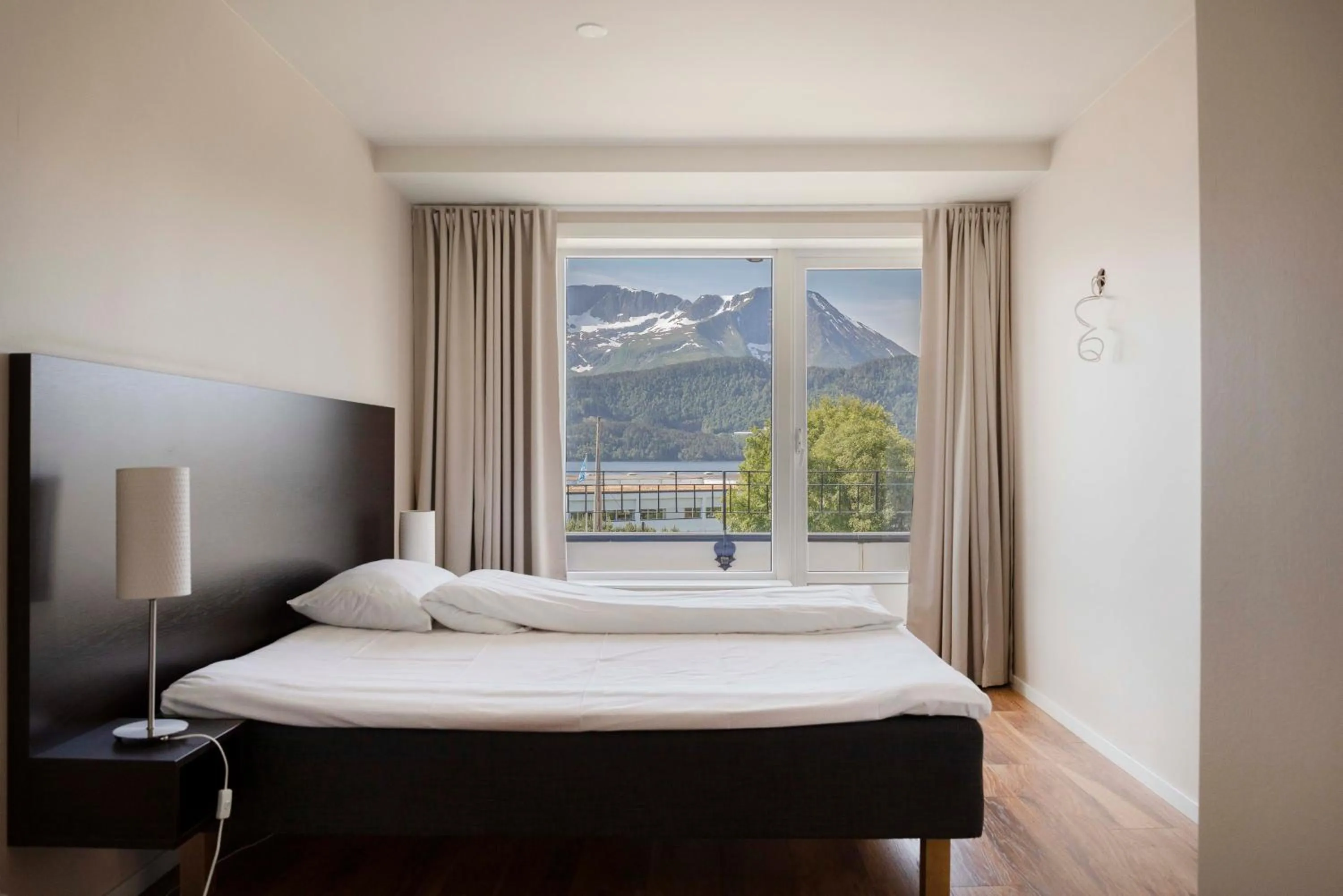 Bed in Aursnes Hotell