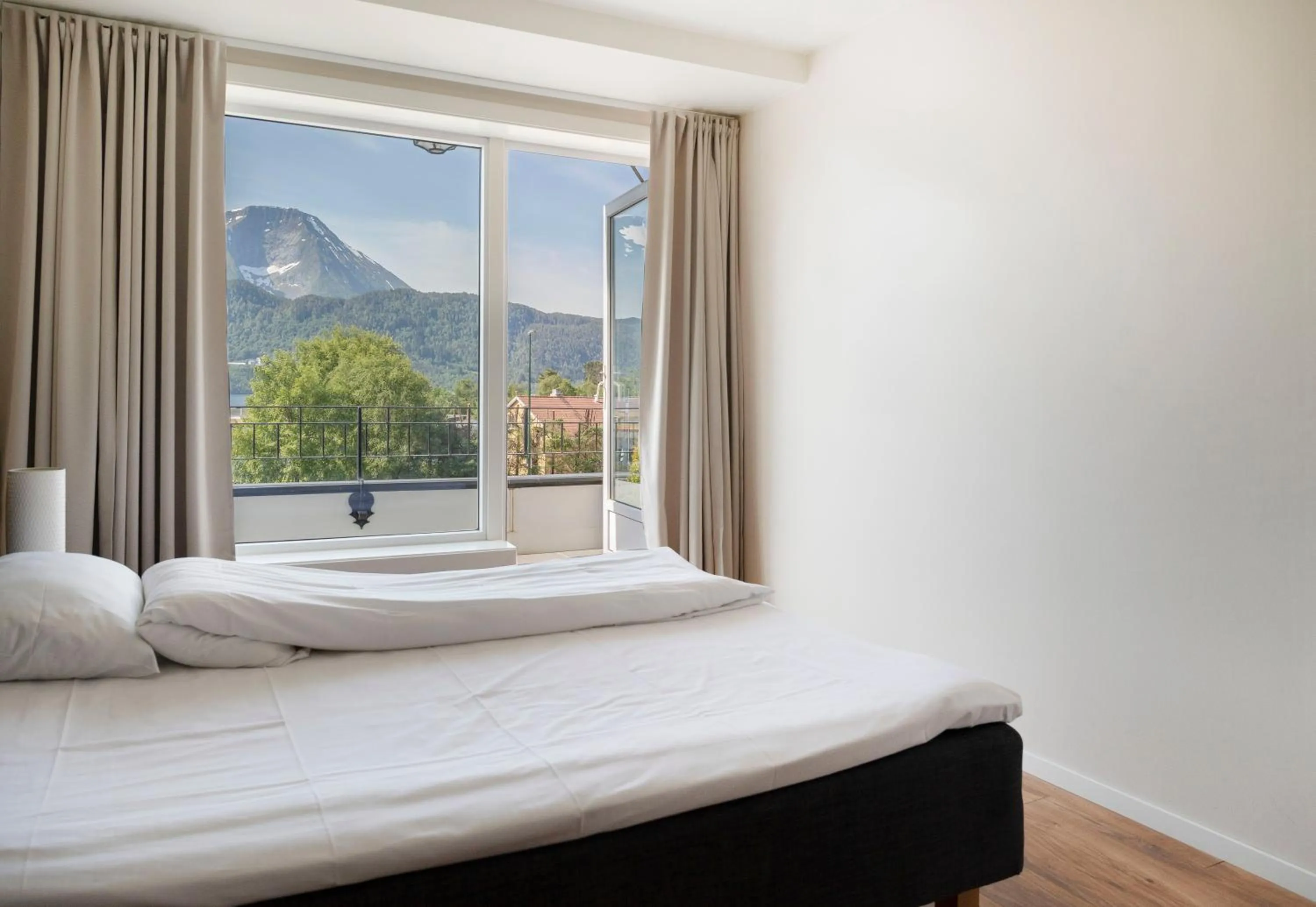 Bed in Aursnes Hotell