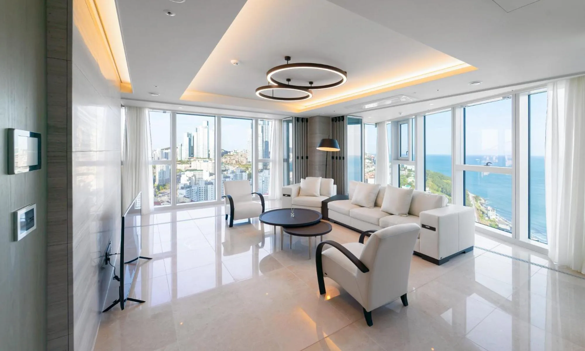 TV and multimedia in Grand Lct Residence