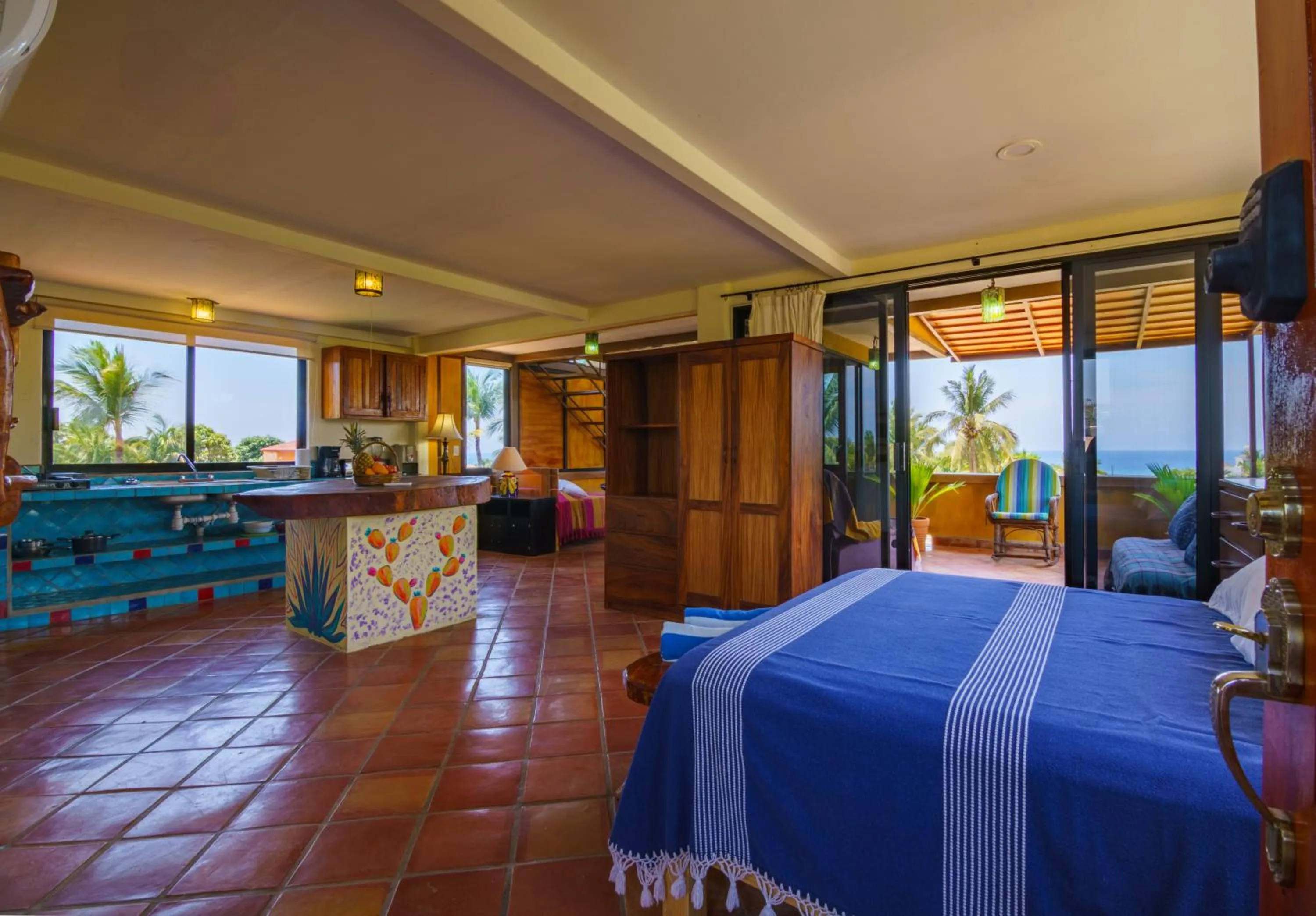 Photo of the whole room, Bed in Hotel Casamar Suites