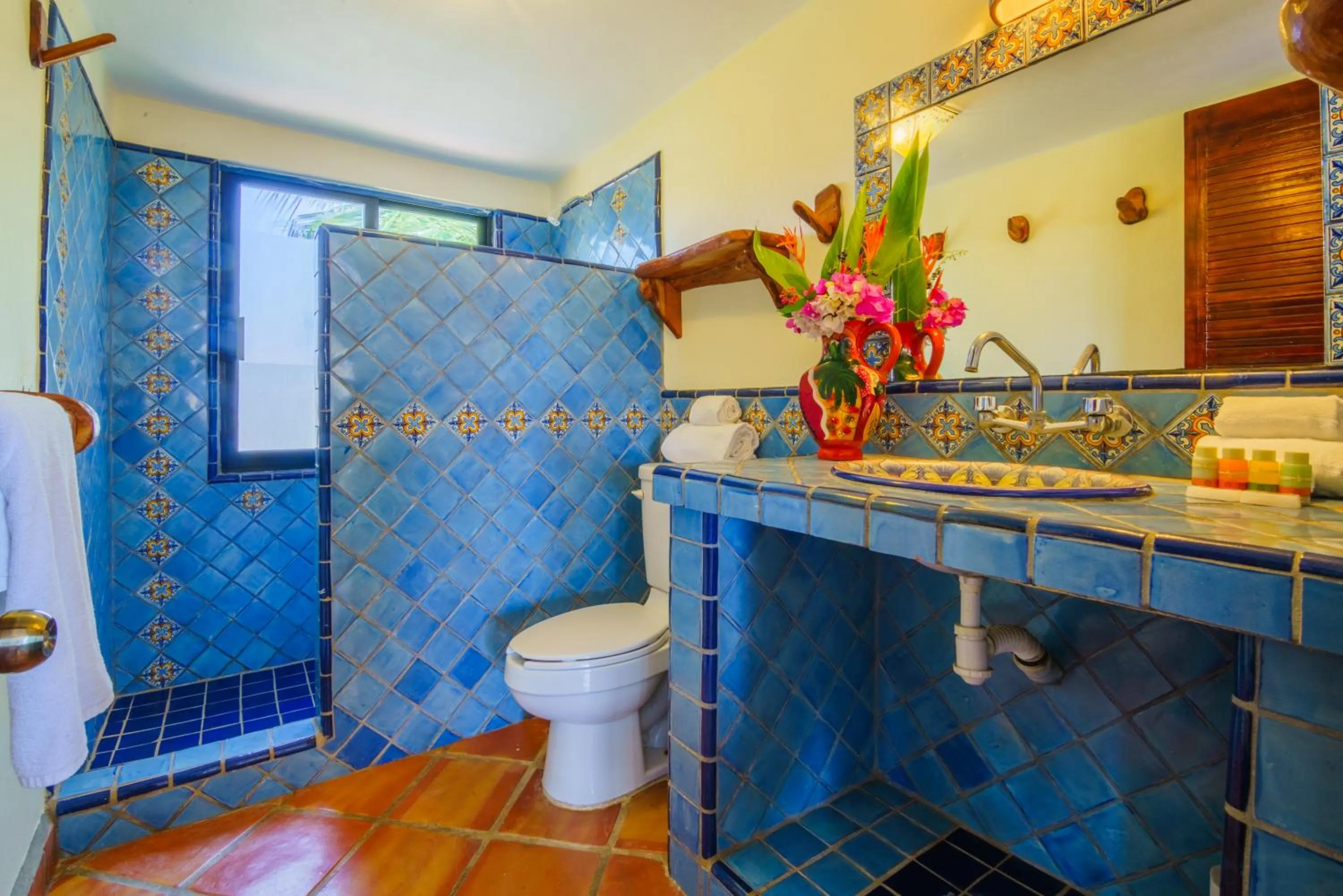 Bathroom in Hotel Casamar Suites