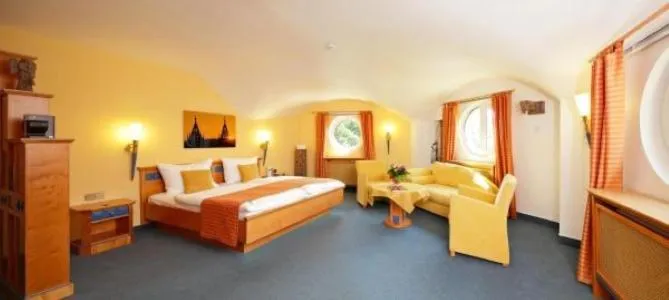 Bed in Park Hotel Post