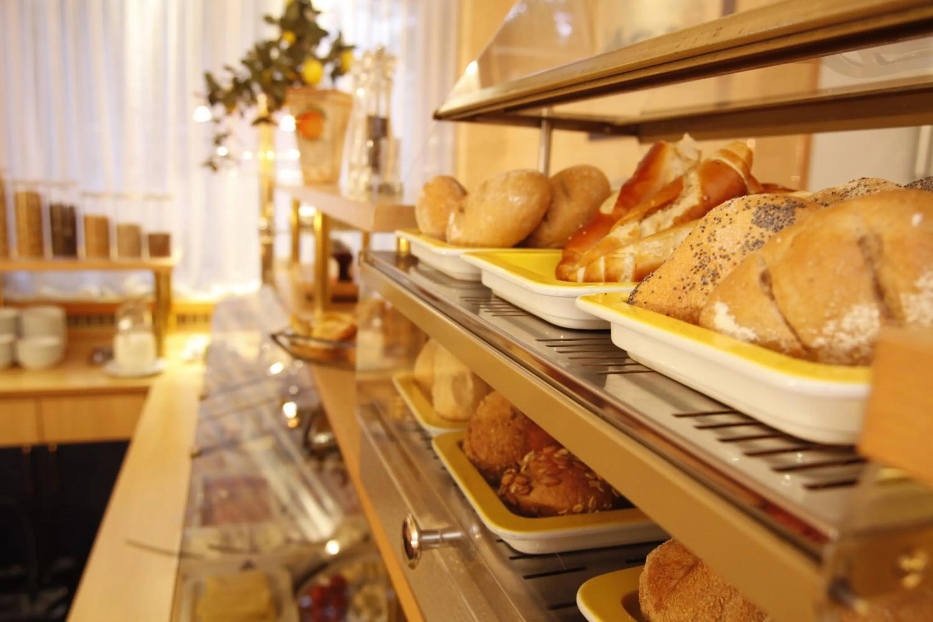 Restaurant/places to eat in Park Hotel Post