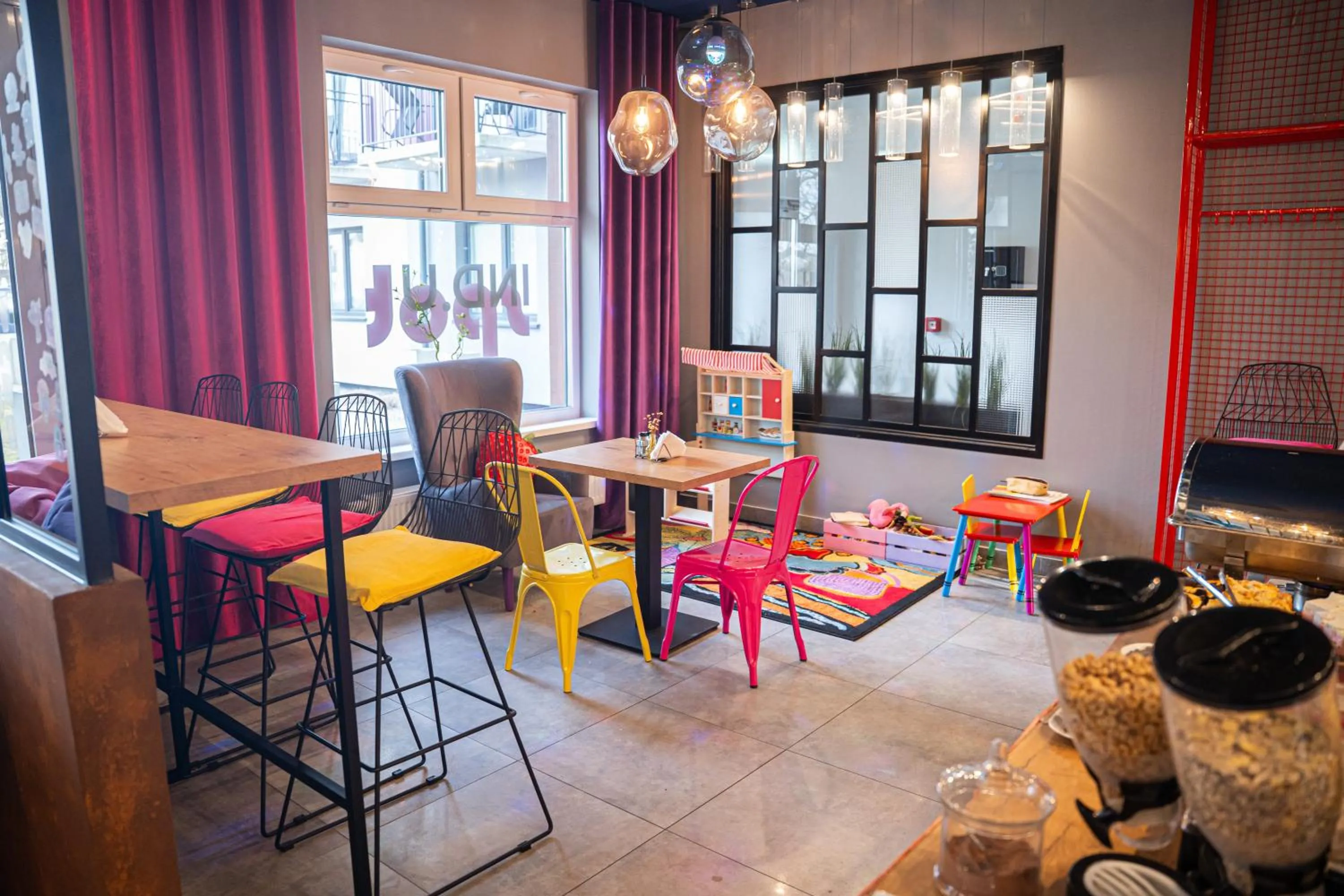 Restaurant/places to eat in IND.U Apartamenty
