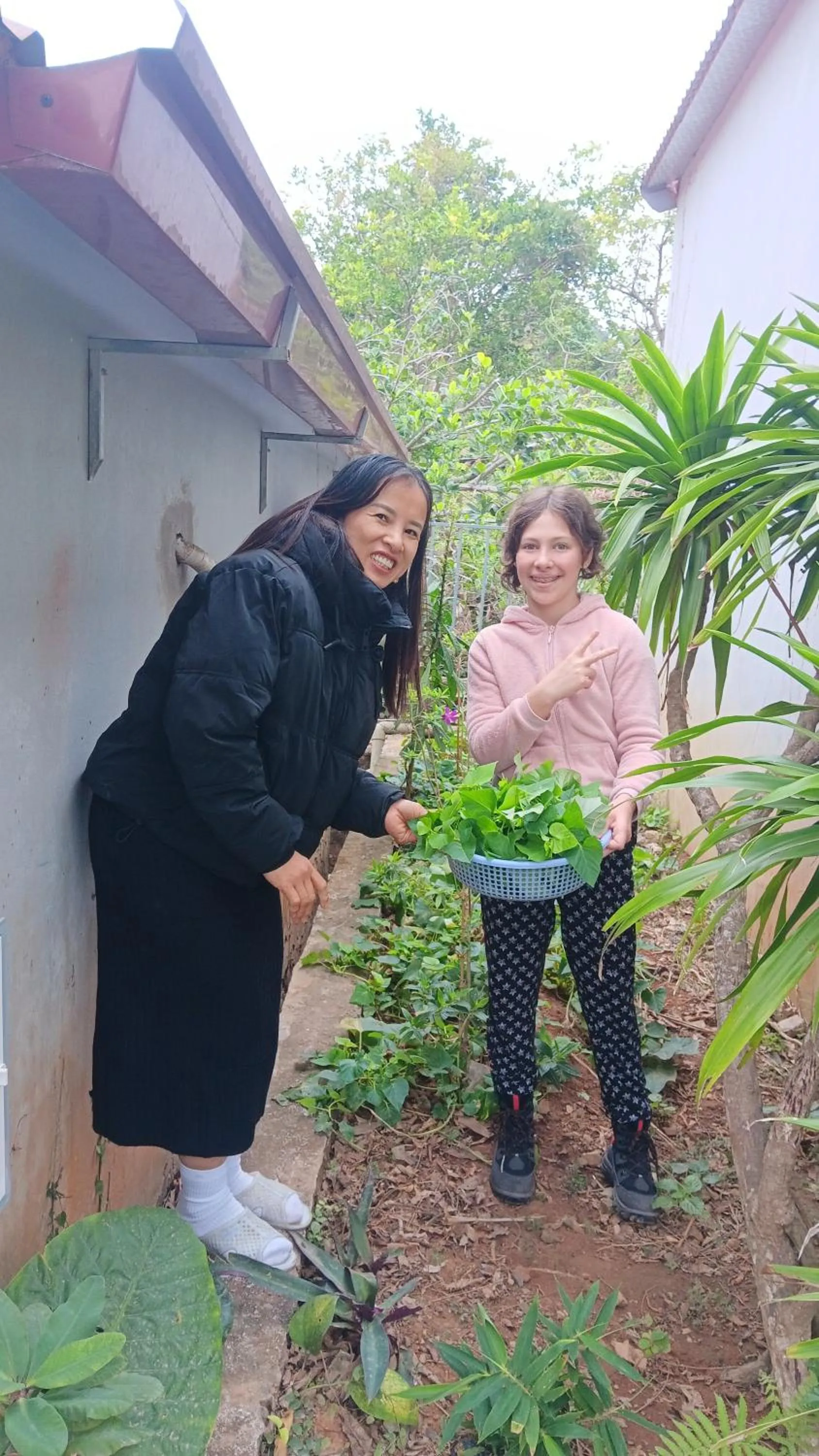 Guests in Tran Chau Garden Home