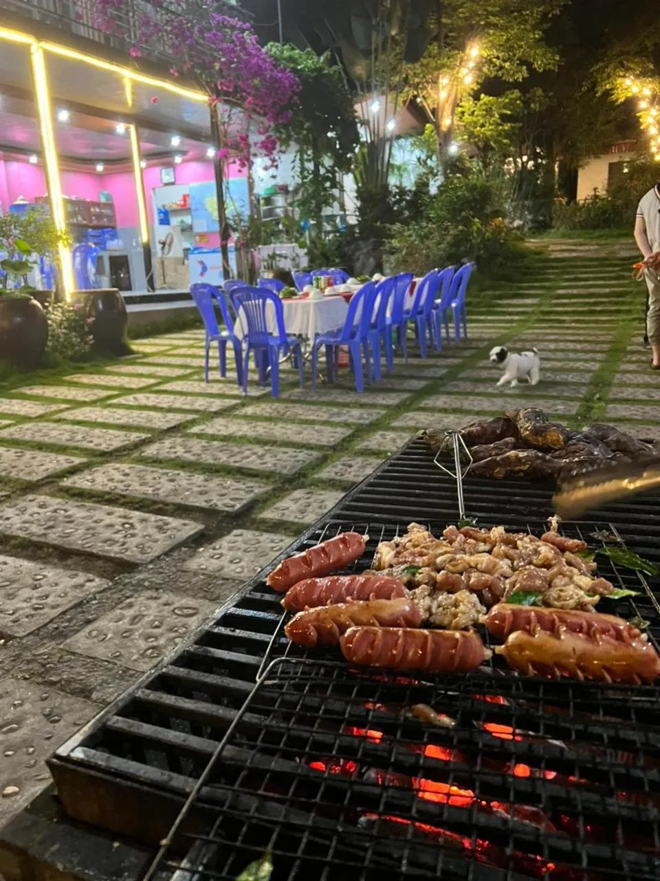 Evening entertainment in Tran Chau Garden Home