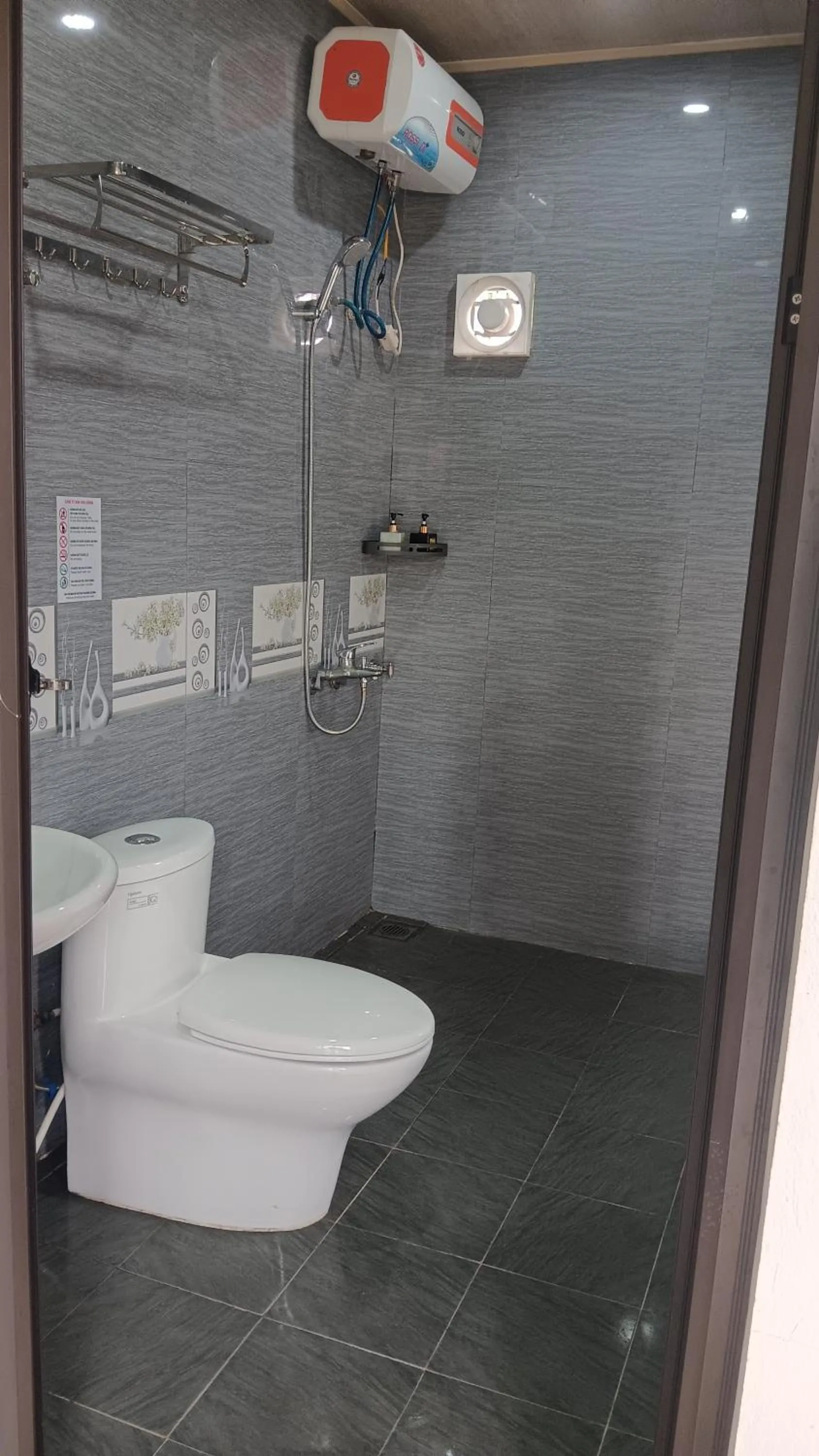 Shower in Tran Chau Garden Home