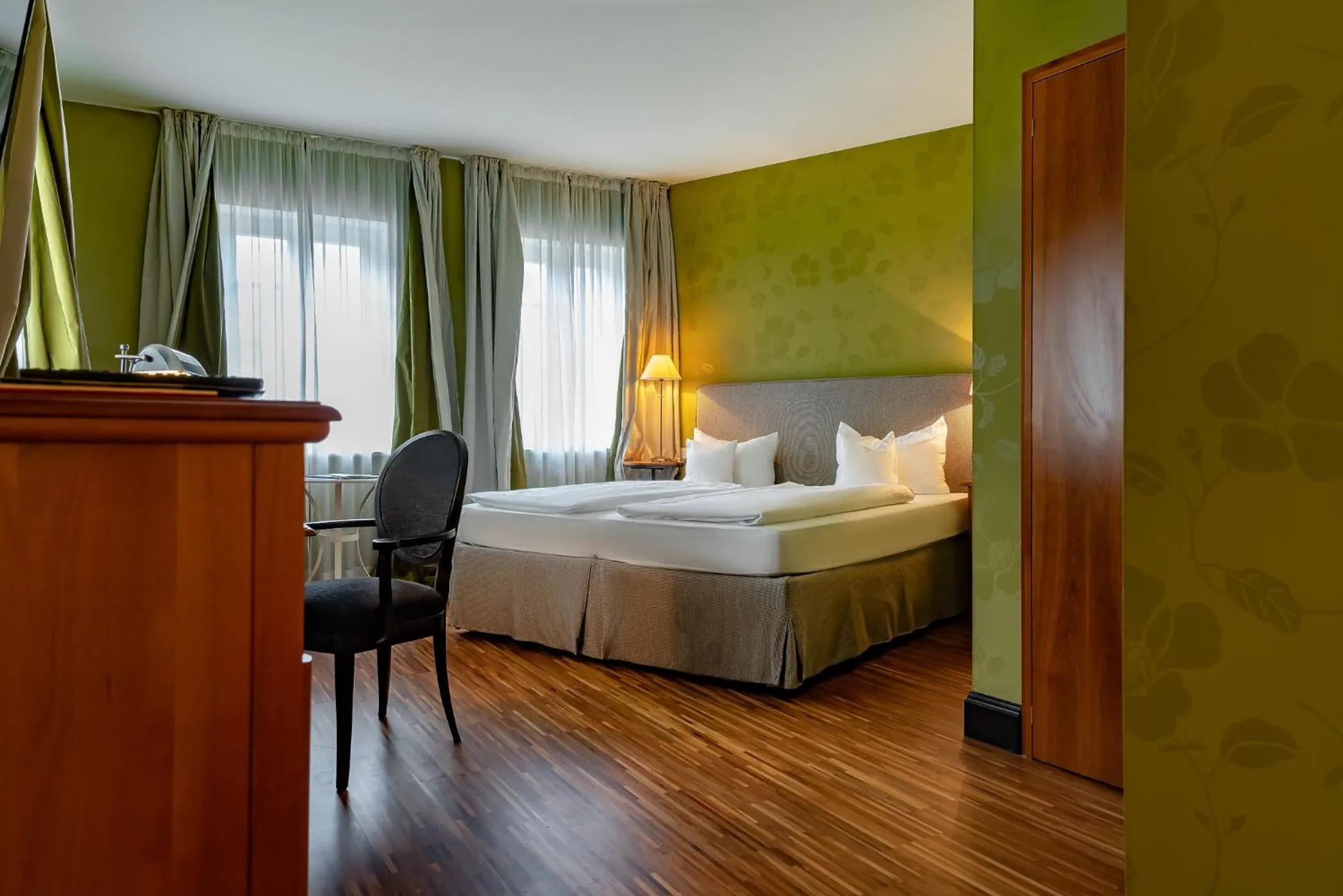 Photo of the whole room, Bed in Romantik Jugendstilhotel Bellevue