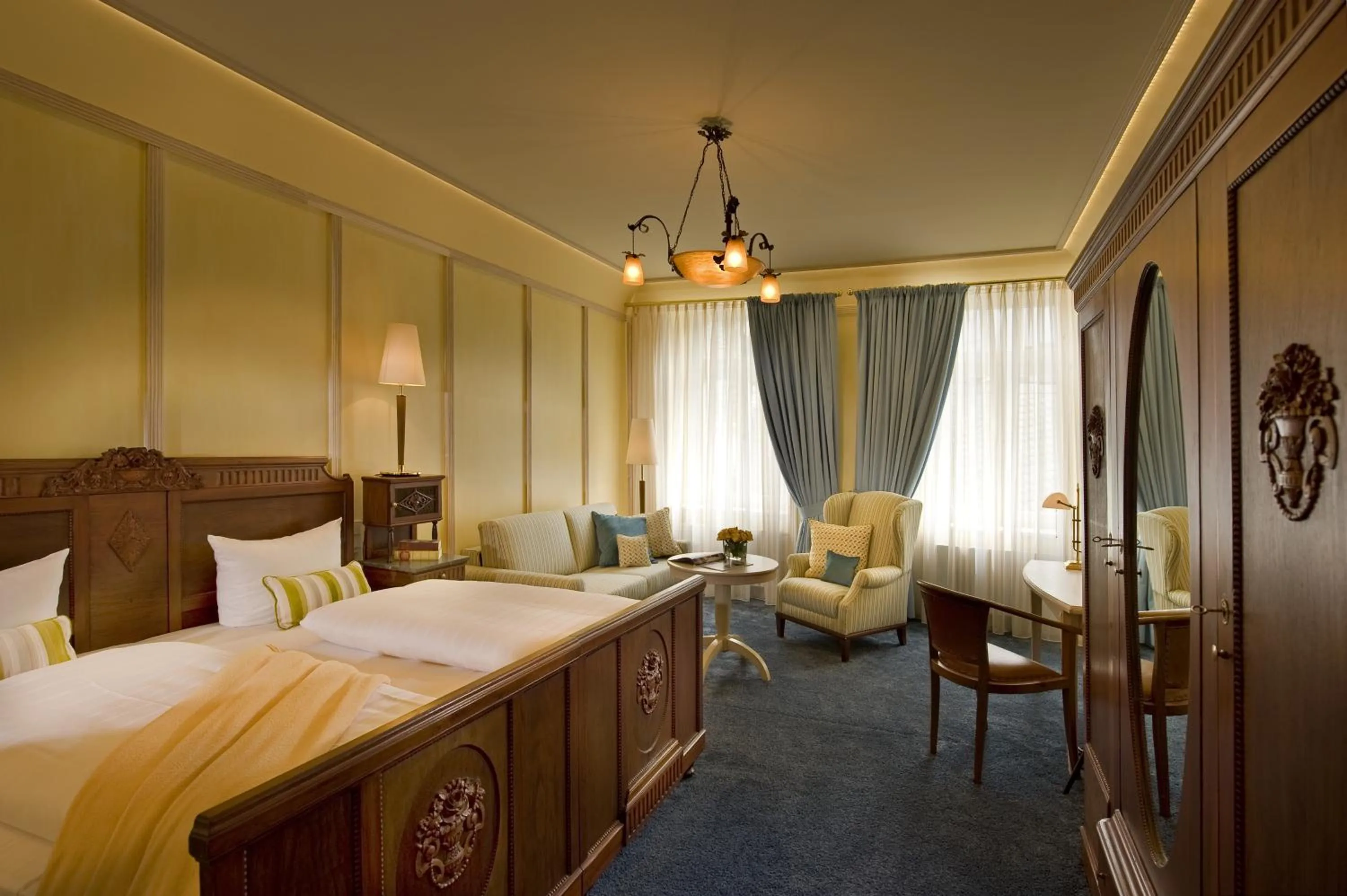 Photo of the whole room, Bed in Romantik Jugendstilhotel Bellevue