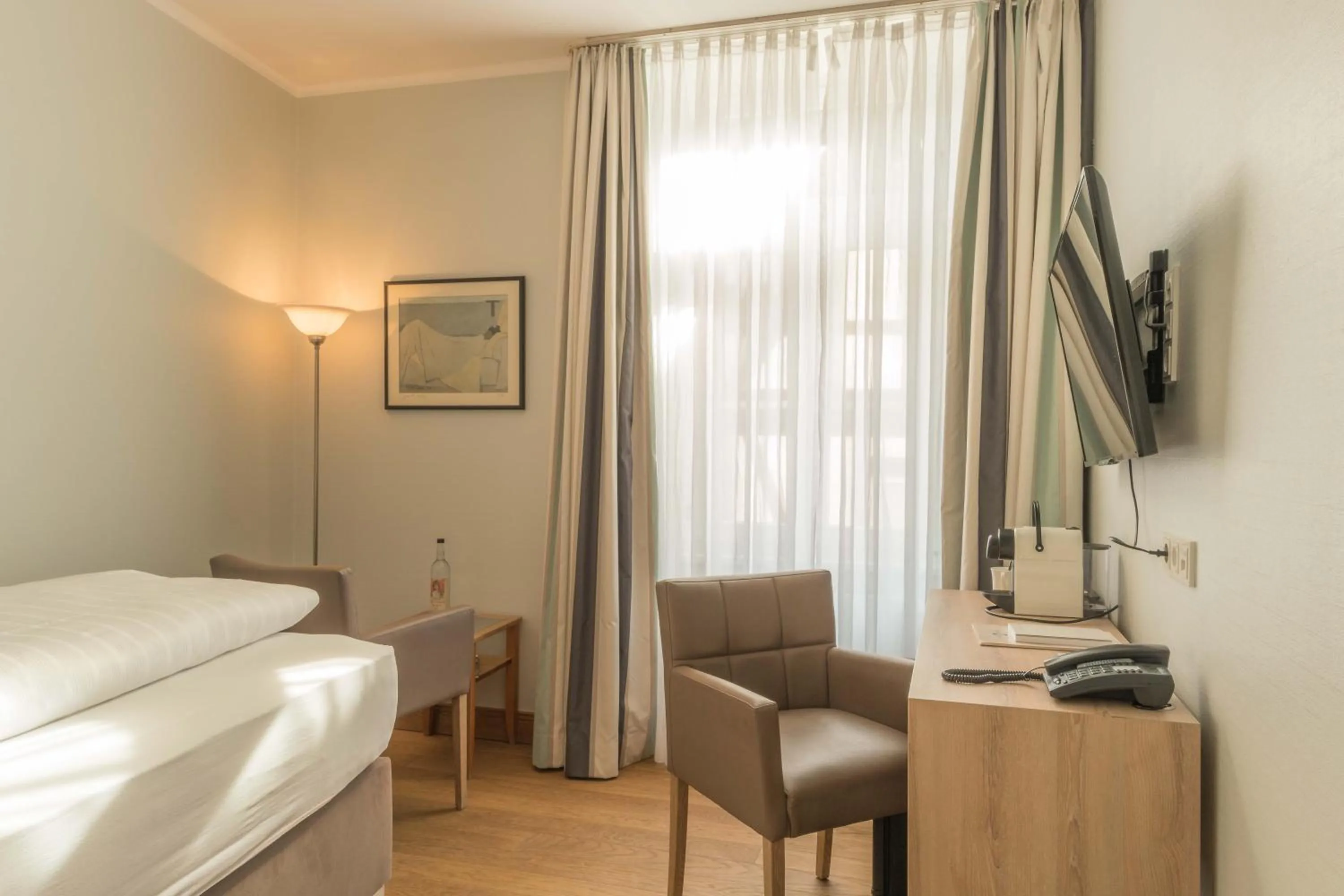 Photo of the whole room, Bed in Romantik Jugendstilhotel Bellevue