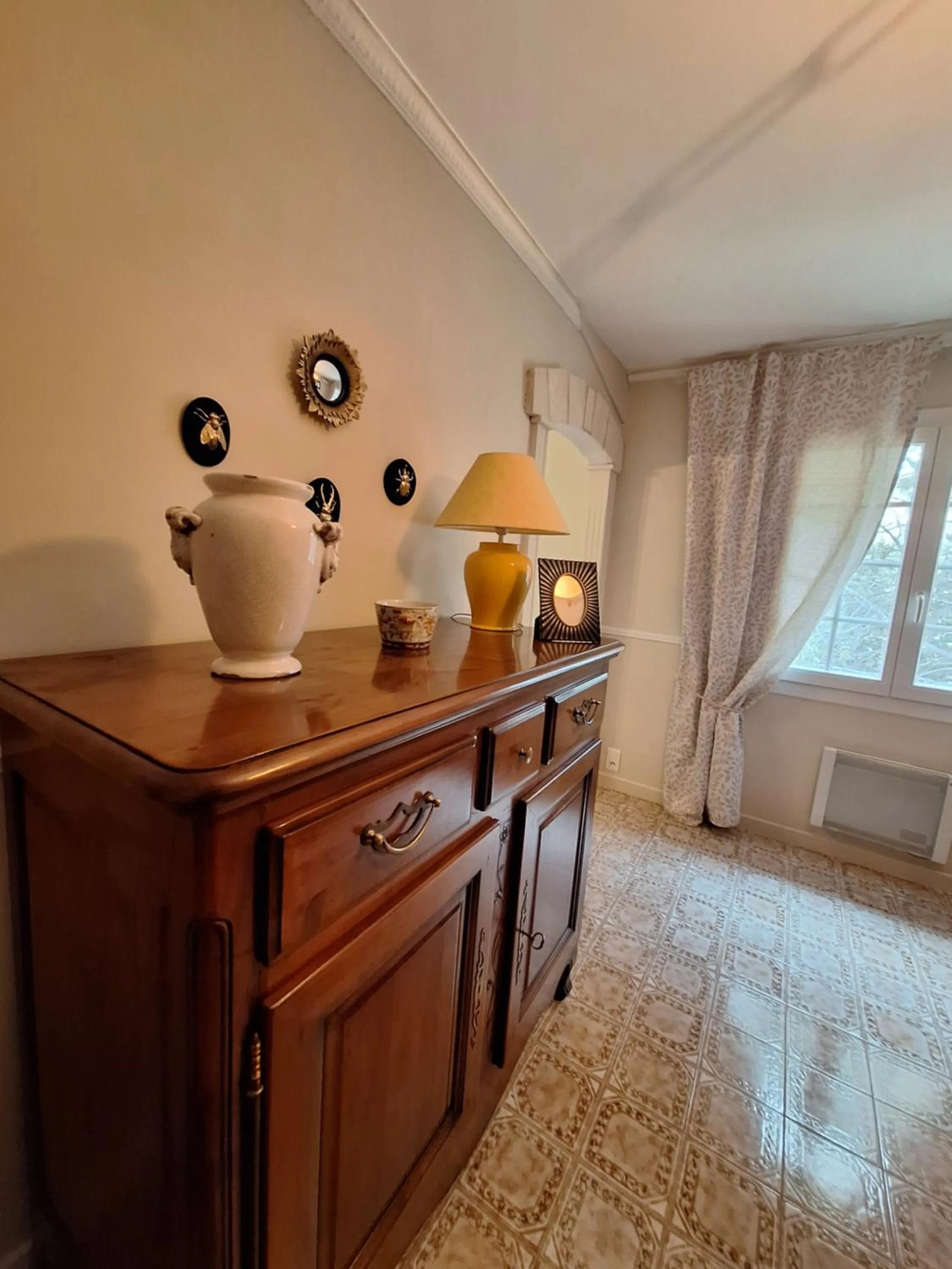 Decorative detail, Bed in Suite Anduze