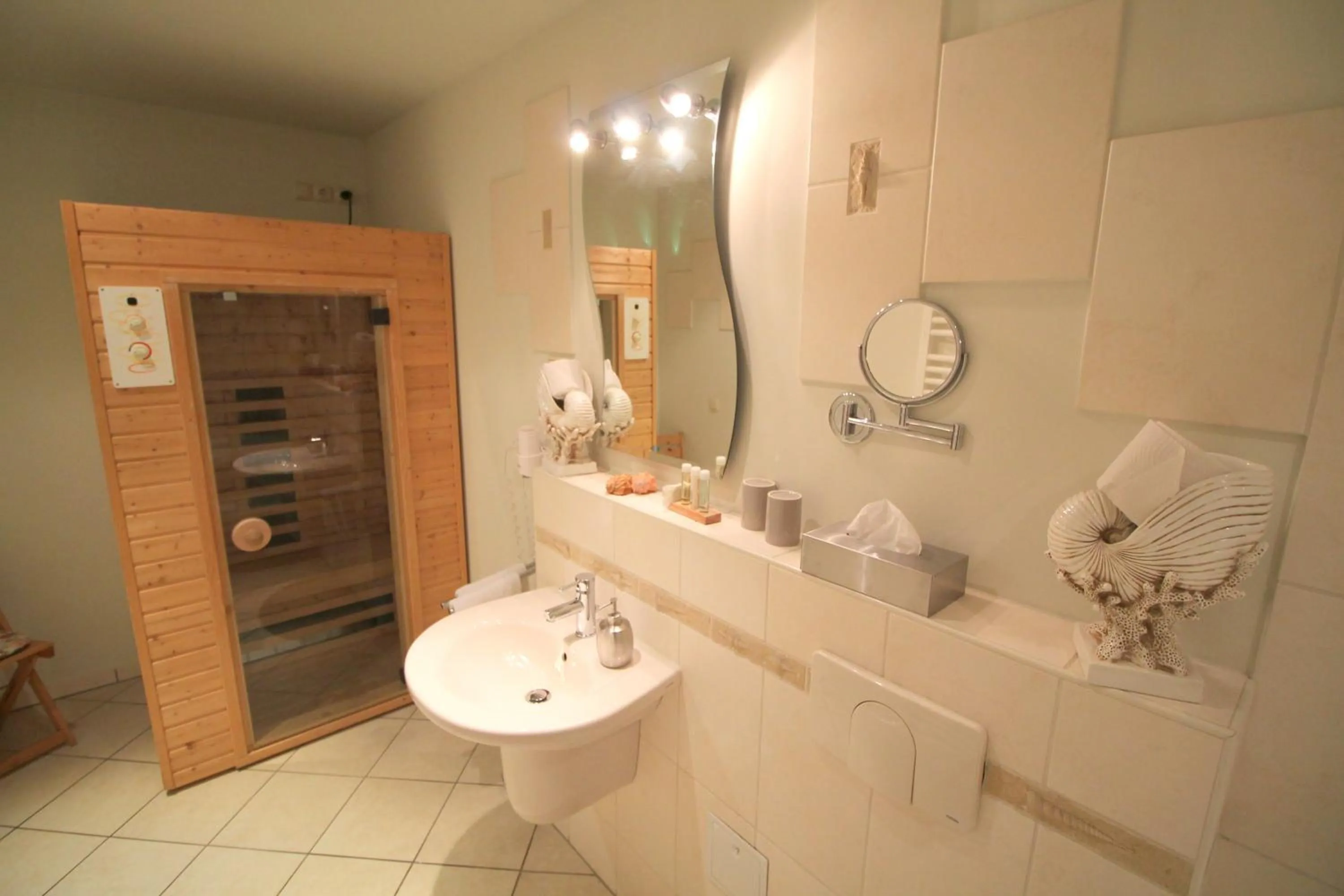Bathroom in Hotel-Appartement-Villa Ulenburg
