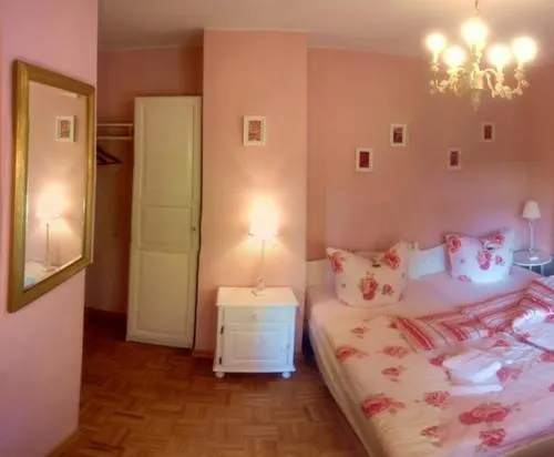 Photo of the whole room, Bed in Hotel Villa Herzog