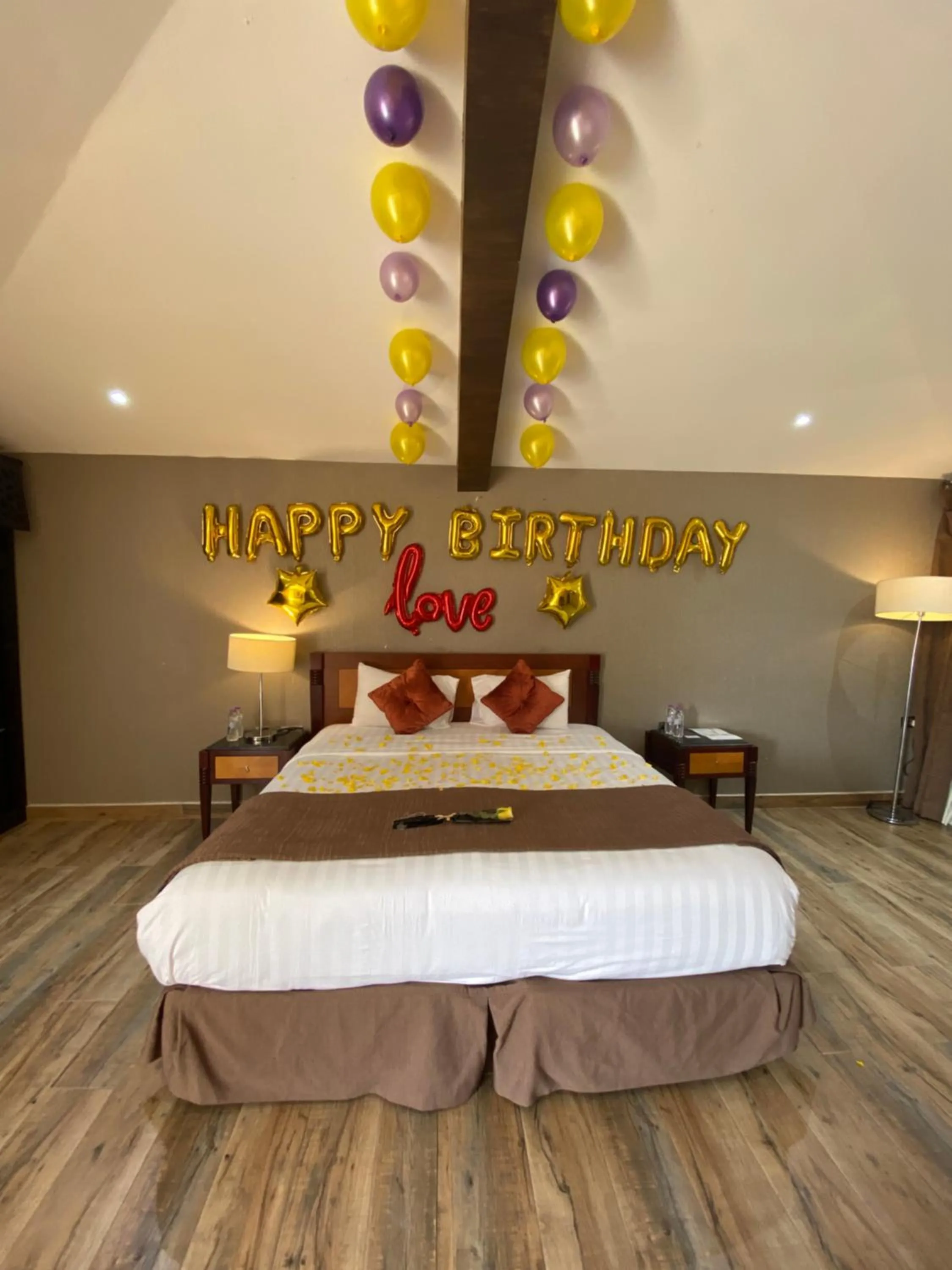 Bed in Desert Inn Resort and Camp