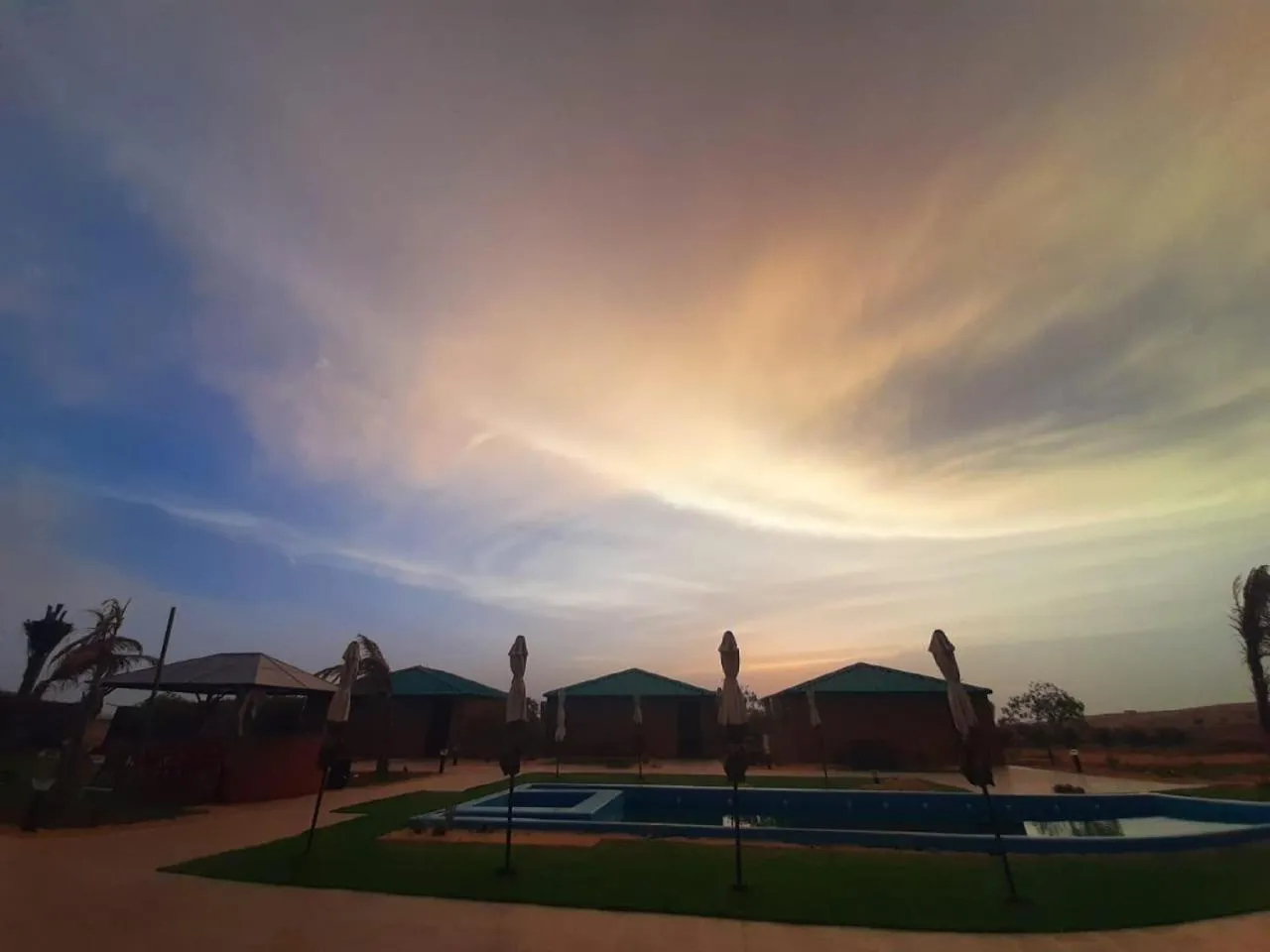 Desert Inn Resort and Camp