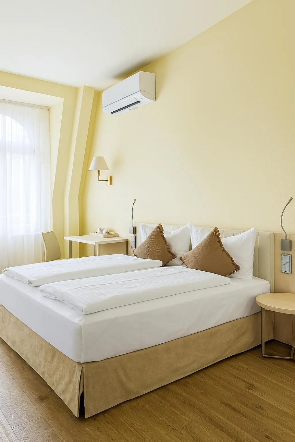 Photo of the whole room, Bed in Hotel Villa Noel am Hauptbahnhof