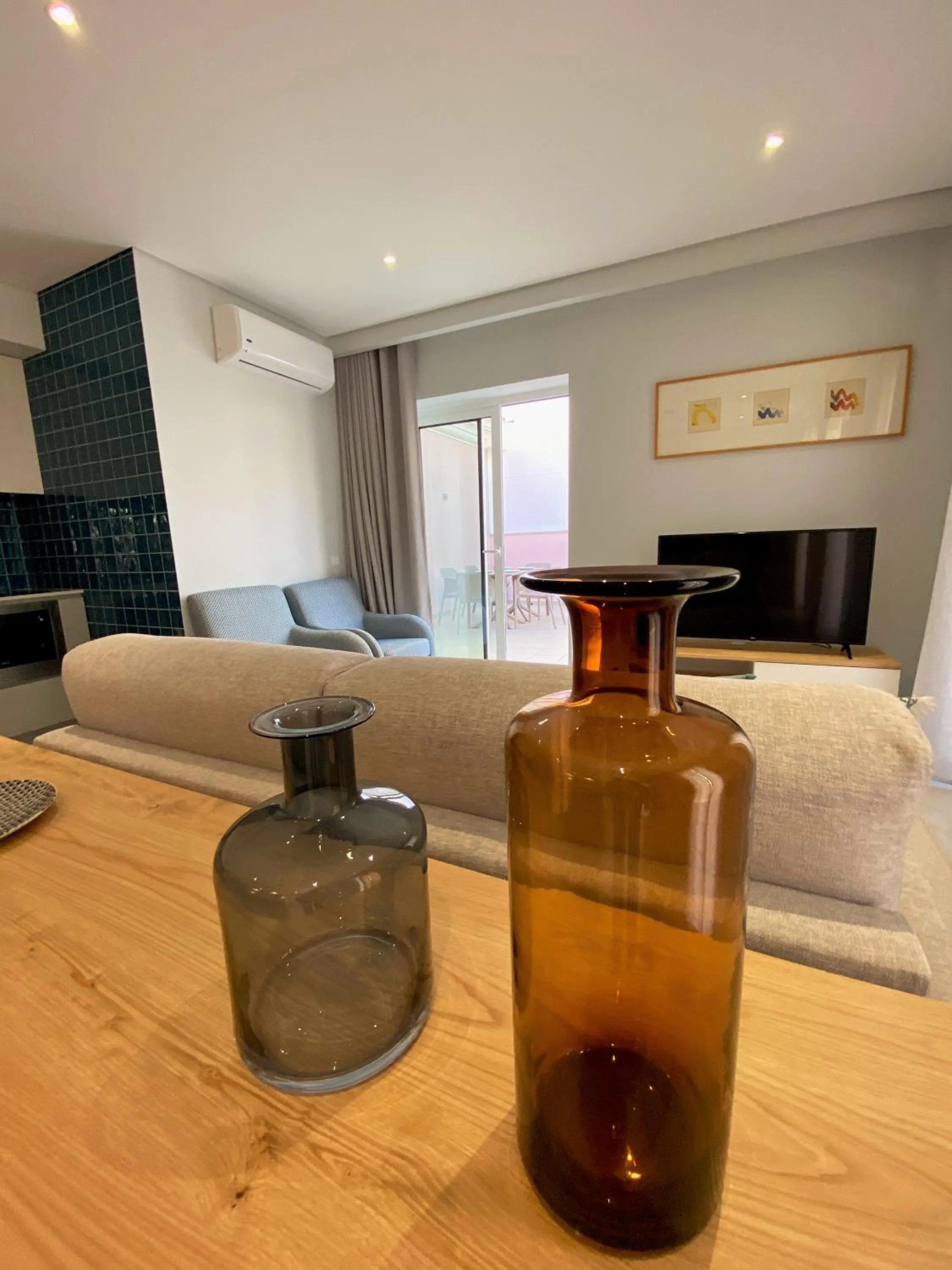 TV and multimedia in Cardeal Suites & Apartments