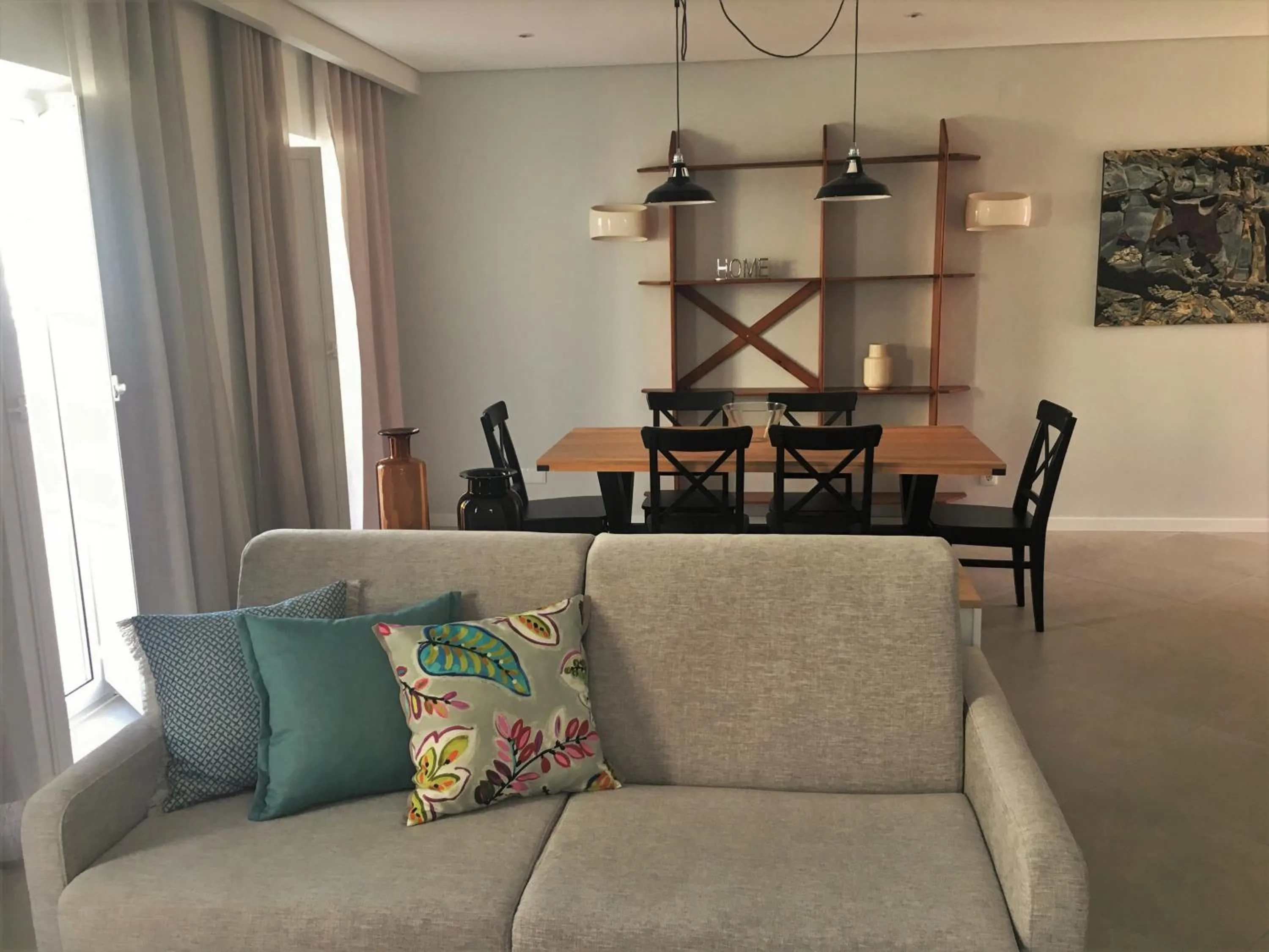 Seating area in Cardeal Suites & Apartments