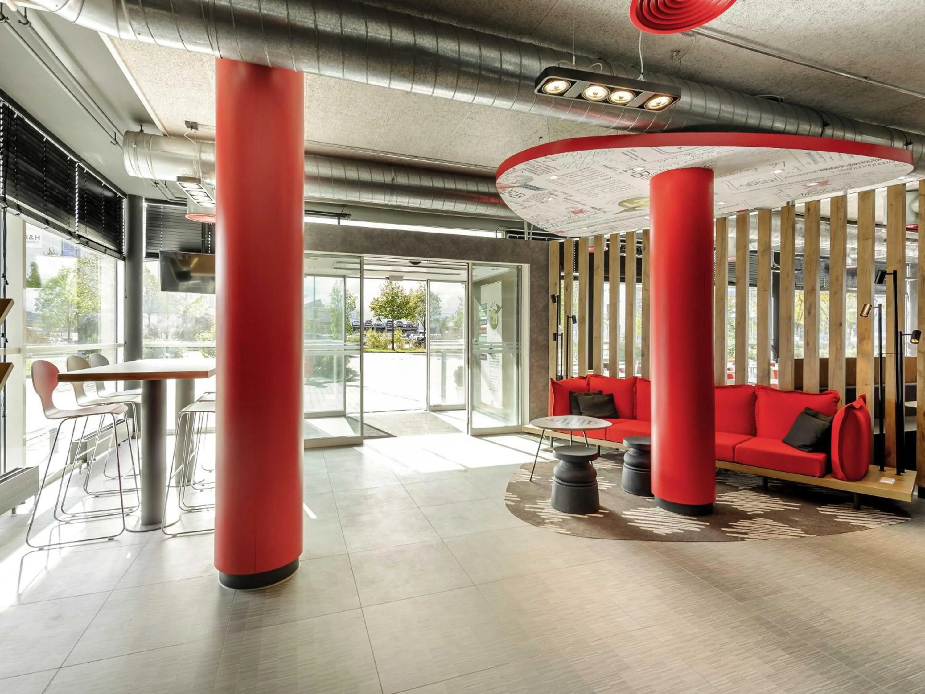 Property building in ibis Hotel München Messe