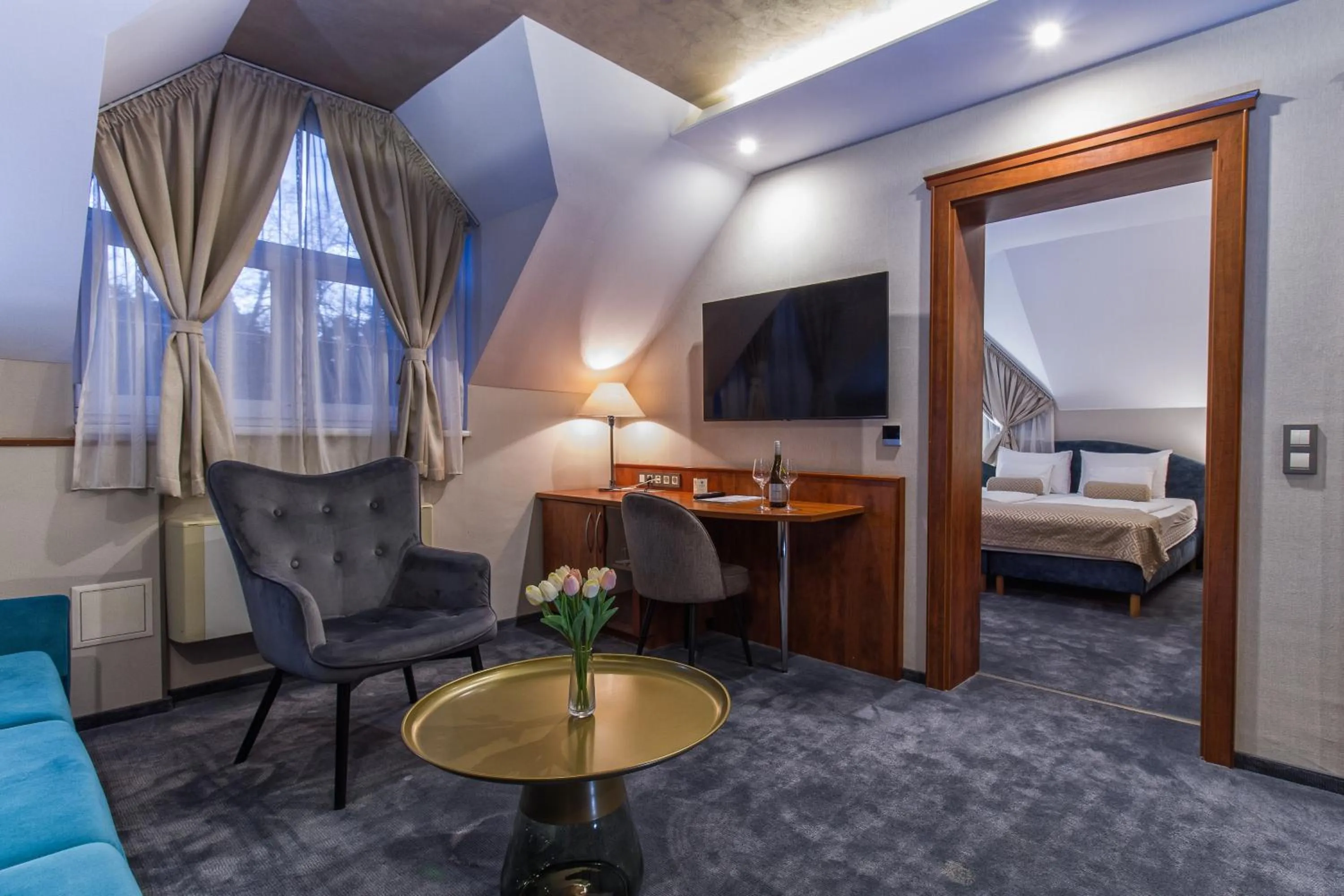 Communal lounge/ TV room, Bed in Hotel Gottwald