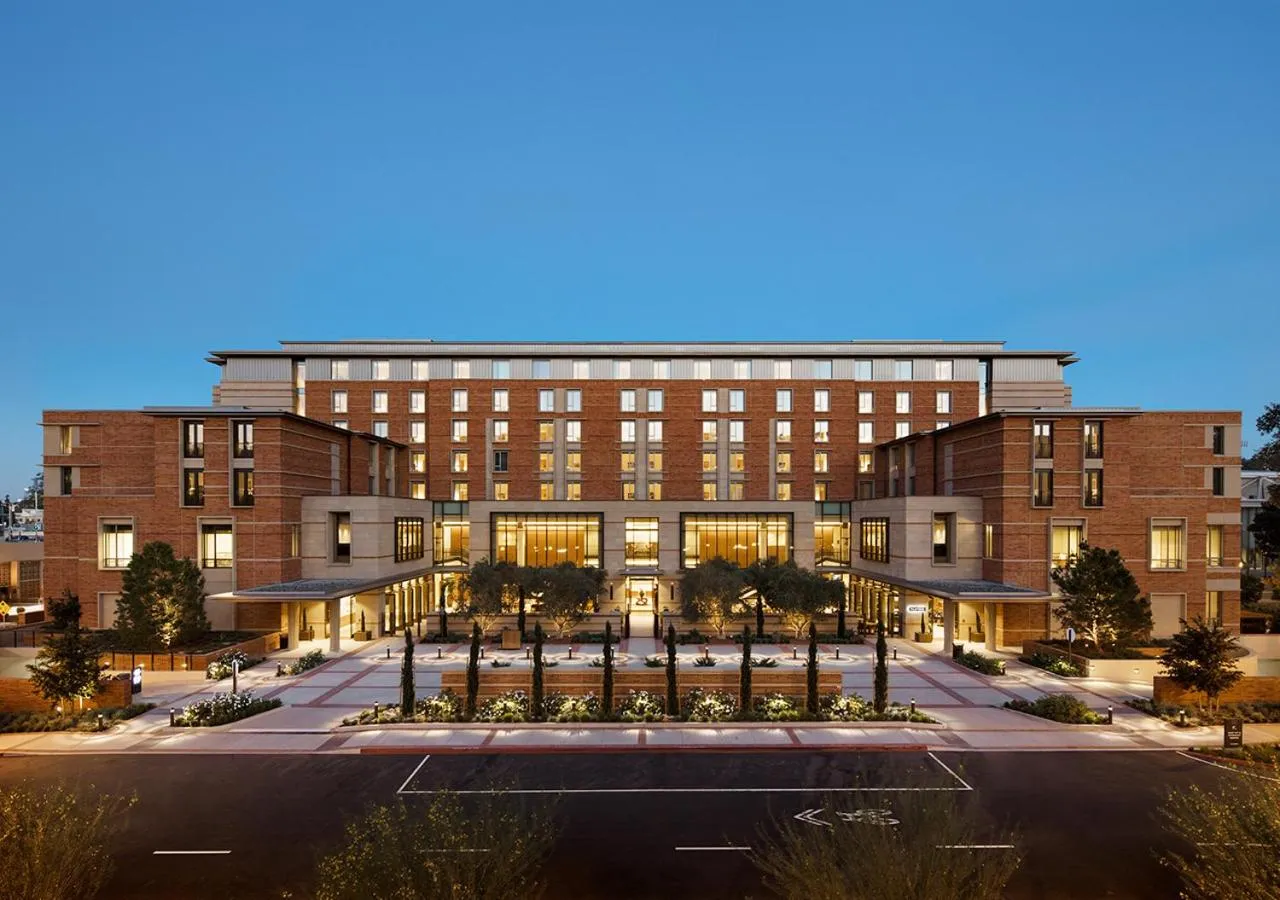 Property building in Luskin Hotel