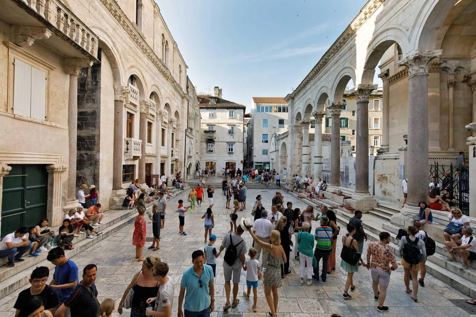 Neighbourhood in Oblivion Luxury Rooms