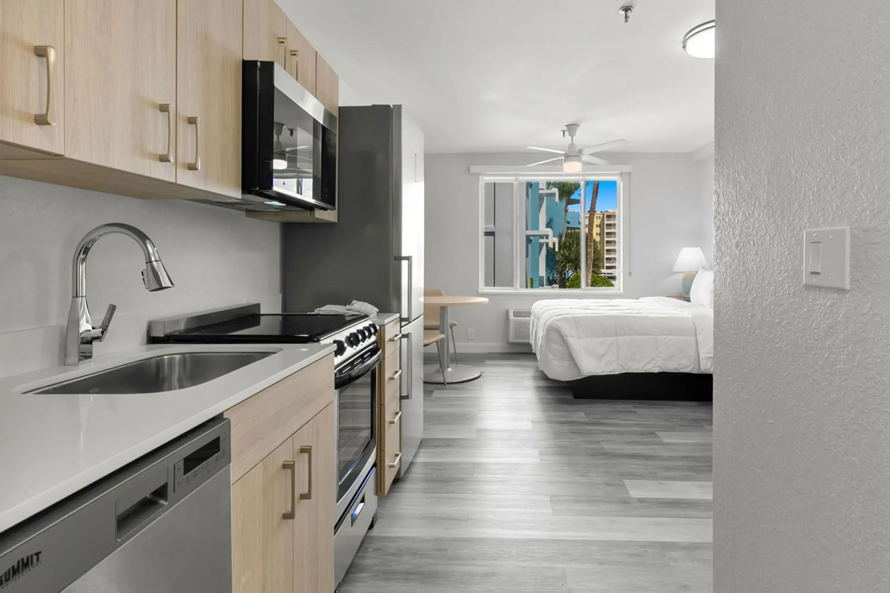 Studio Queen in Grand Shores West Studio Queen in Grand Shores West