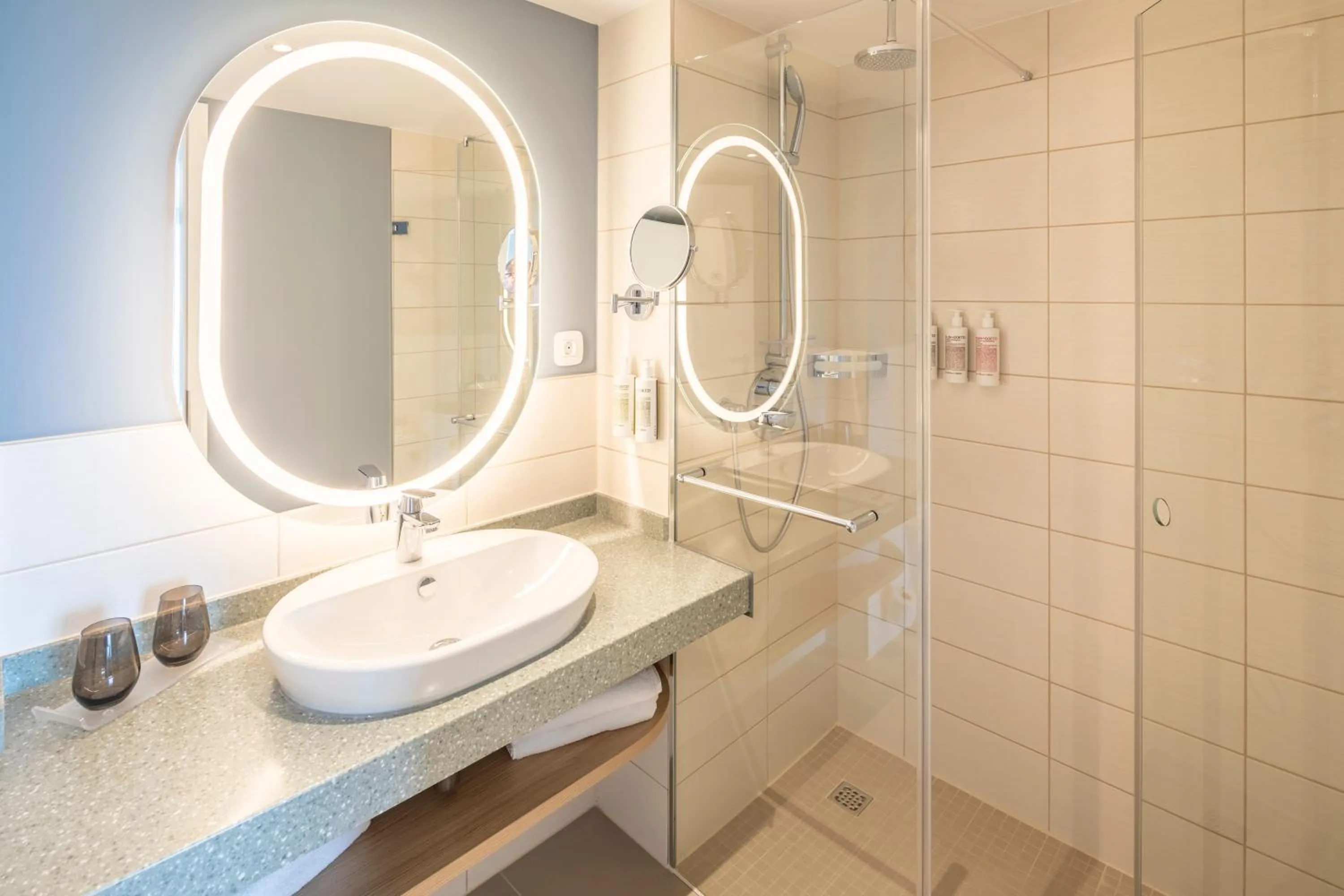 Bathroom in Capri by Fraser Leipzig