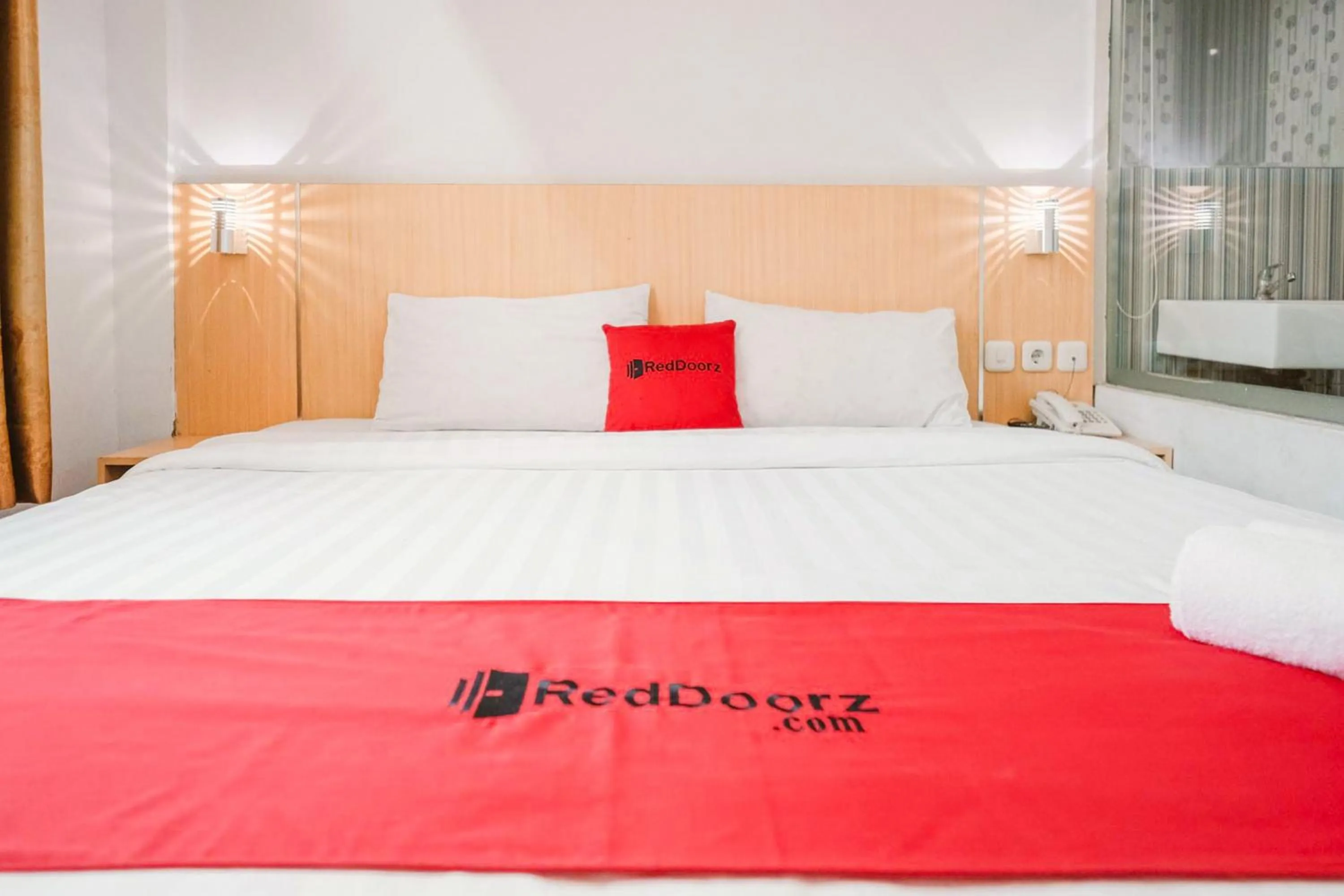 Bedroom, Bed in RedDoorz Premium at Hotel T-ONE Jambi