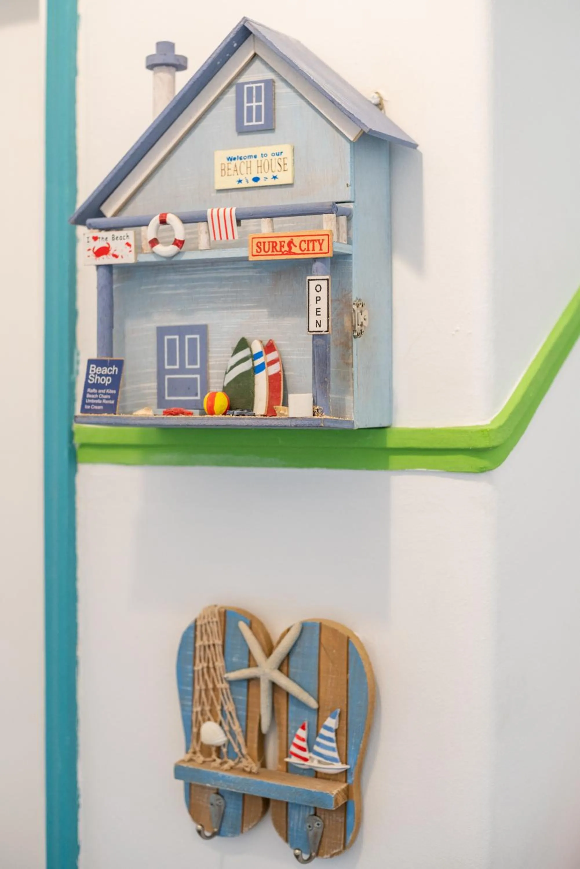 Decorative detail in Dreamers Duplex with Seaview