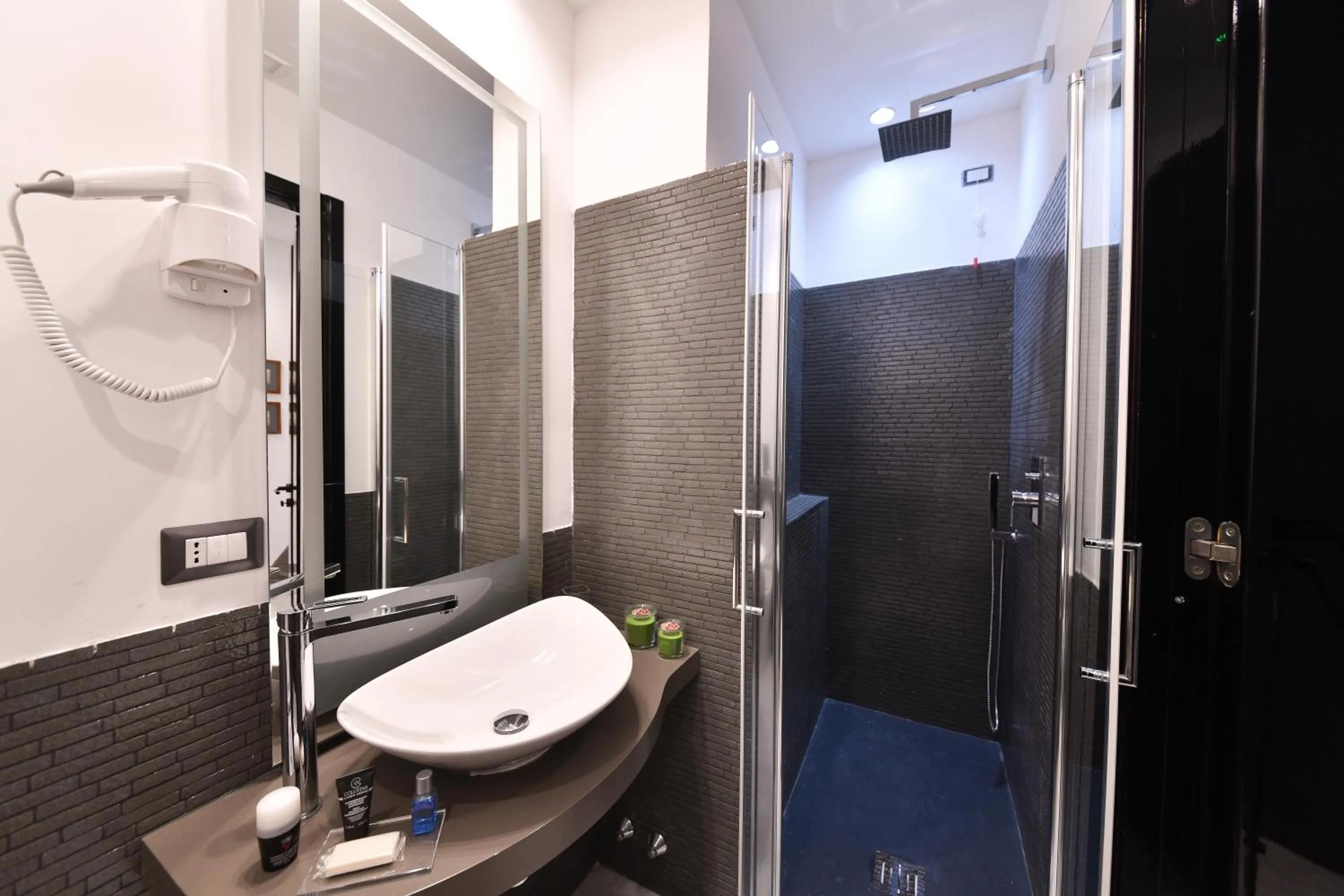 Bathroom in Domus 42